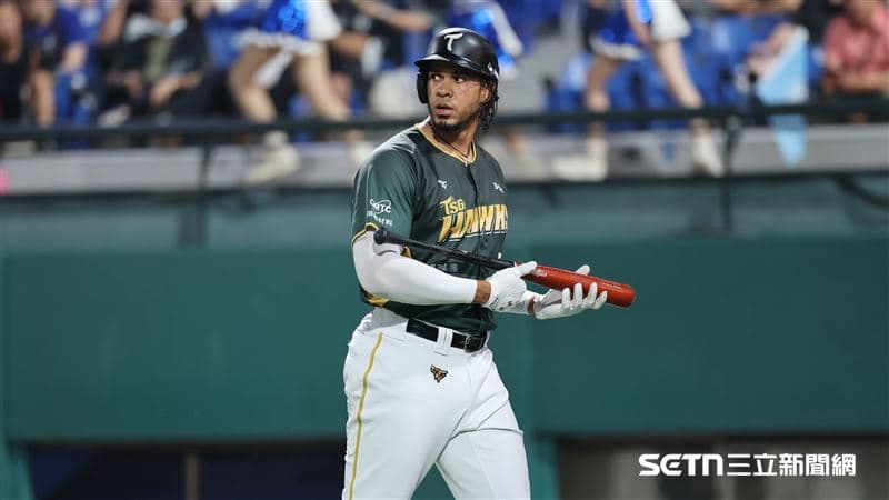 魔鷹安打、HR、RBI稱王　陳傑憲奪打擊王