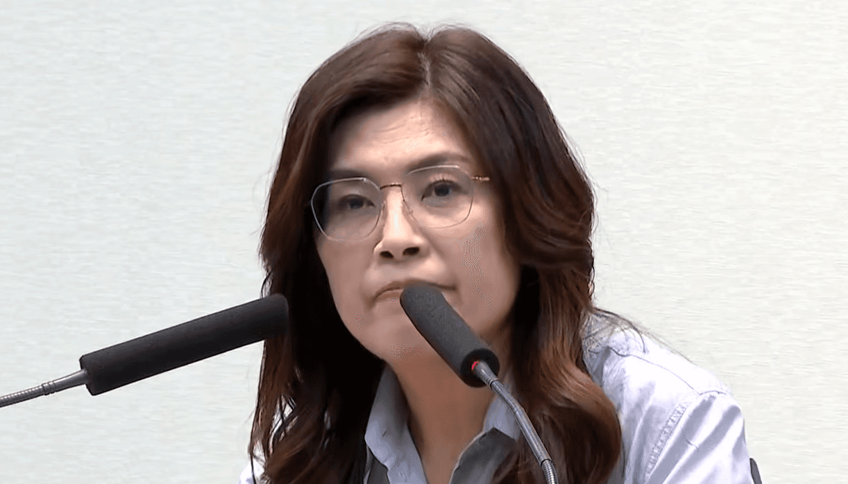 蔡康永低調現身沈伯洋造勢活動　鄭麗文驚呼：中國利益不要了？