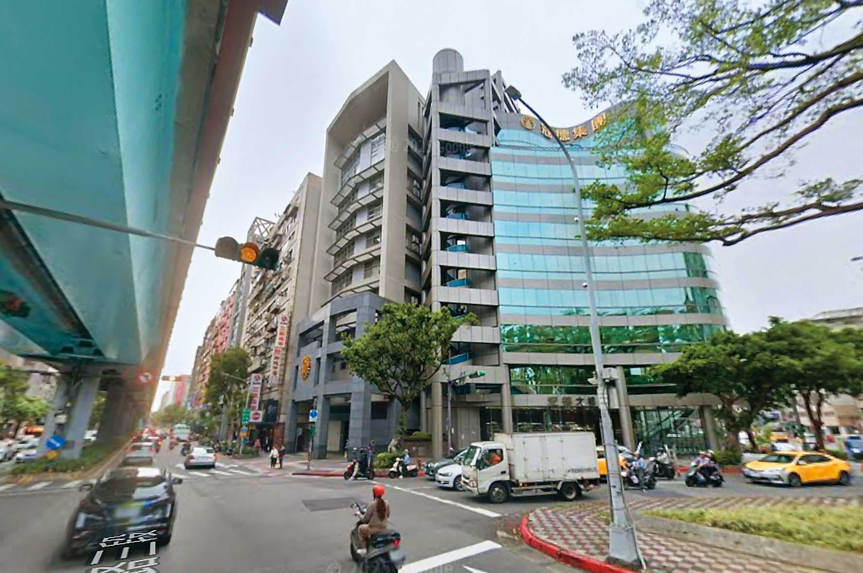 運動部成立後,因原體育署的大樓空間不敷使用,全民運動署等單位另覓北市和平東路上的冠德大樓當辦公空間,每月租金245萬元。(翻攝自Google Maps)