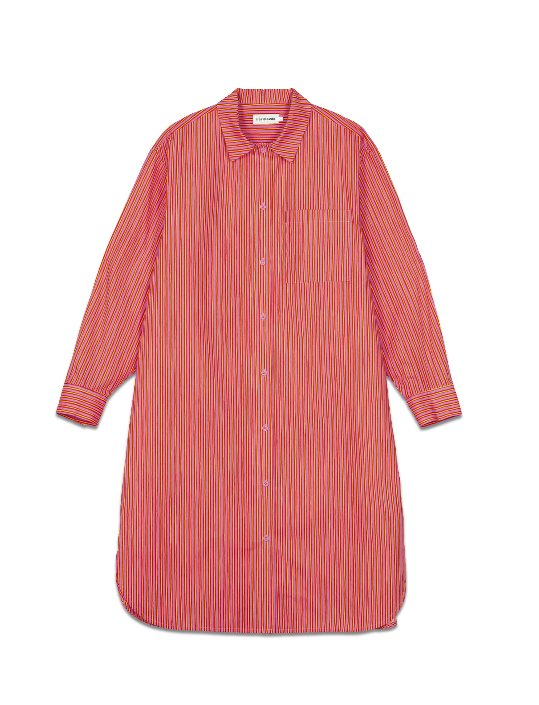 Laila Gohar × Marimekko聯名合作系列莓果紅細條紋長袖襯衫式洋裝。NT$10,900。（俊思提供）