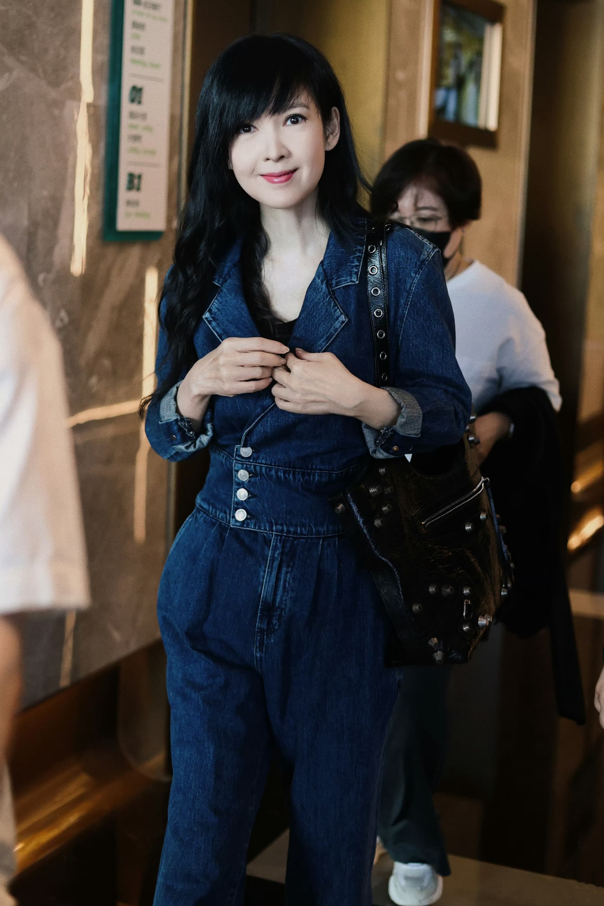 雖然未來不再舉行大型巡演,但周慧敏上月還前往湖南錄製音綜,並沒有要退出演藝圈。(周慧敏微博)