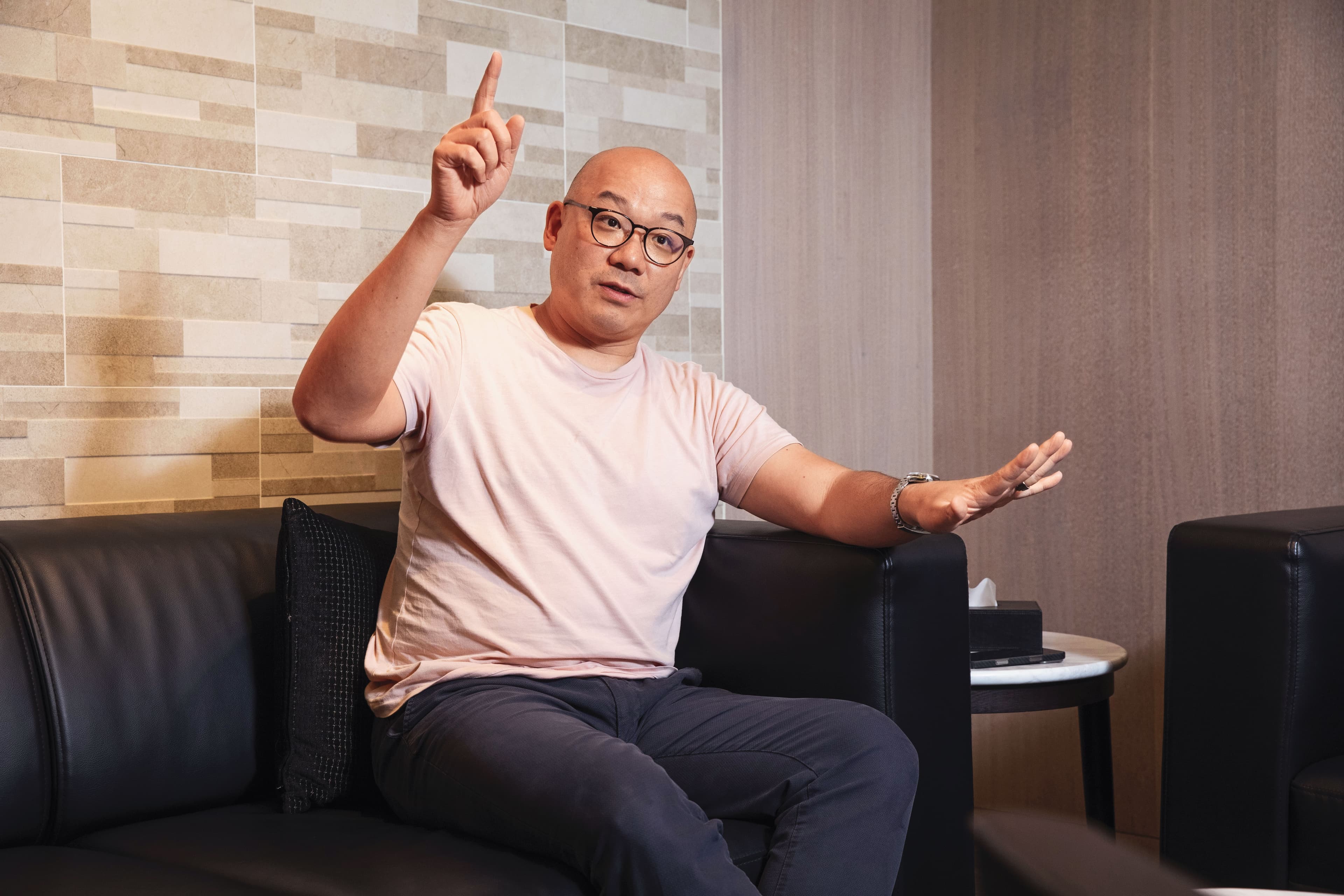 陳炯福堅持：「我們是台灣唯一堅持價格與正價店明顯區隔的Outlet。」