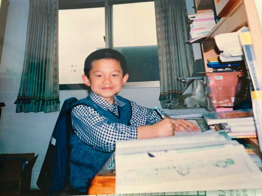 在父親啟蒙下,溫約瑟從小對軍事有興趣。(溫約瑟提供)