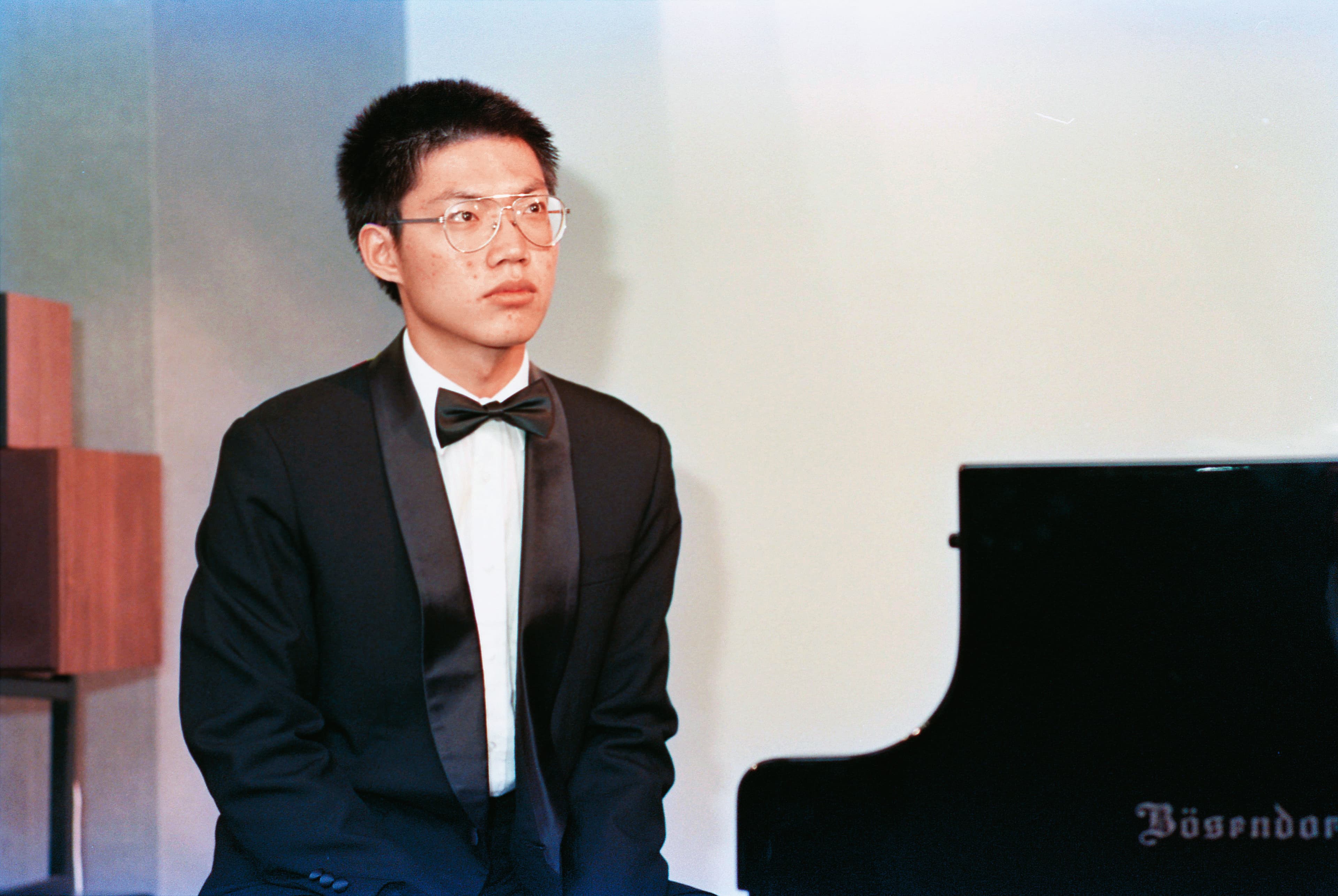 簡文彬20歲時。他本習鋼琴,後來轉指揮。(聯合知識庫)