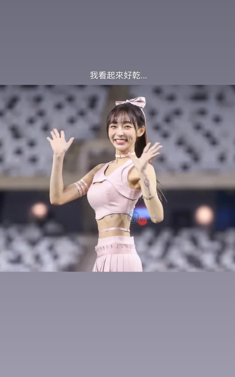 林襄秀近照,感嘆發文:「我看起來好乾…」狀態令人憂心。(翻攝自林襄IG)