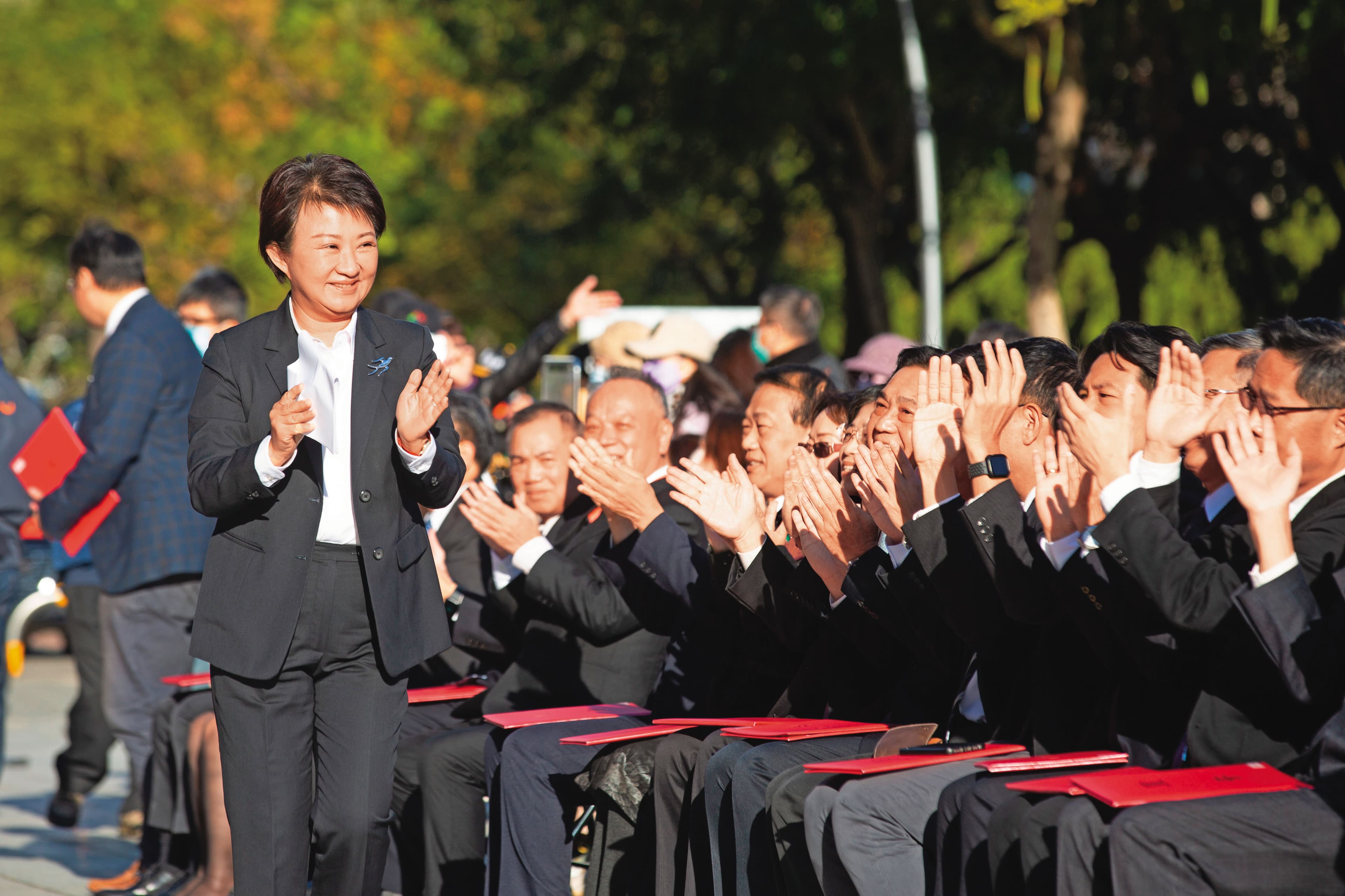 盧秀燕被各界看好代表藍營參選2028總統，但是否先搶攻黨主席，盧營內部意見分歧。