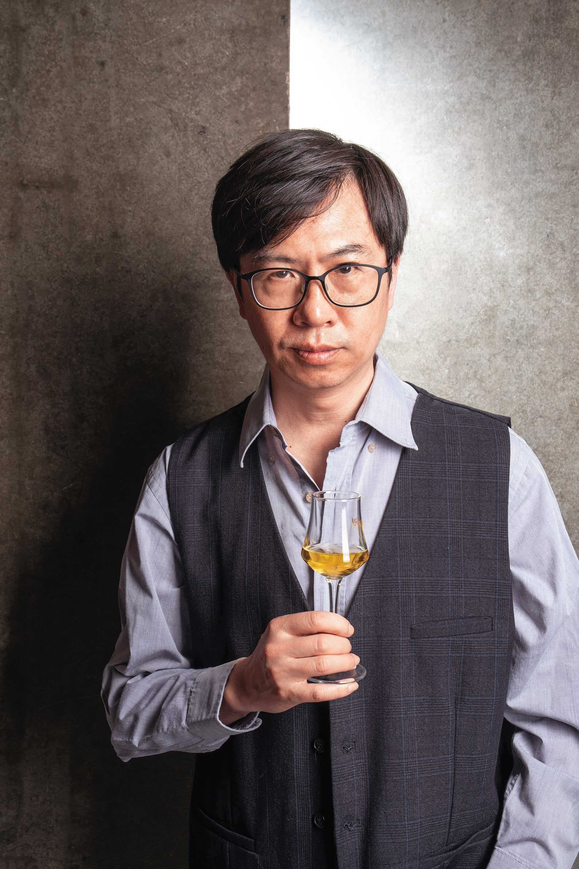 程灯祥（灯灯）Peter Chen。