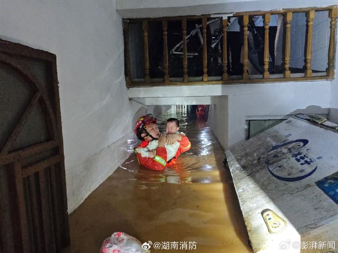 不少民眾受困。(翻自微博)