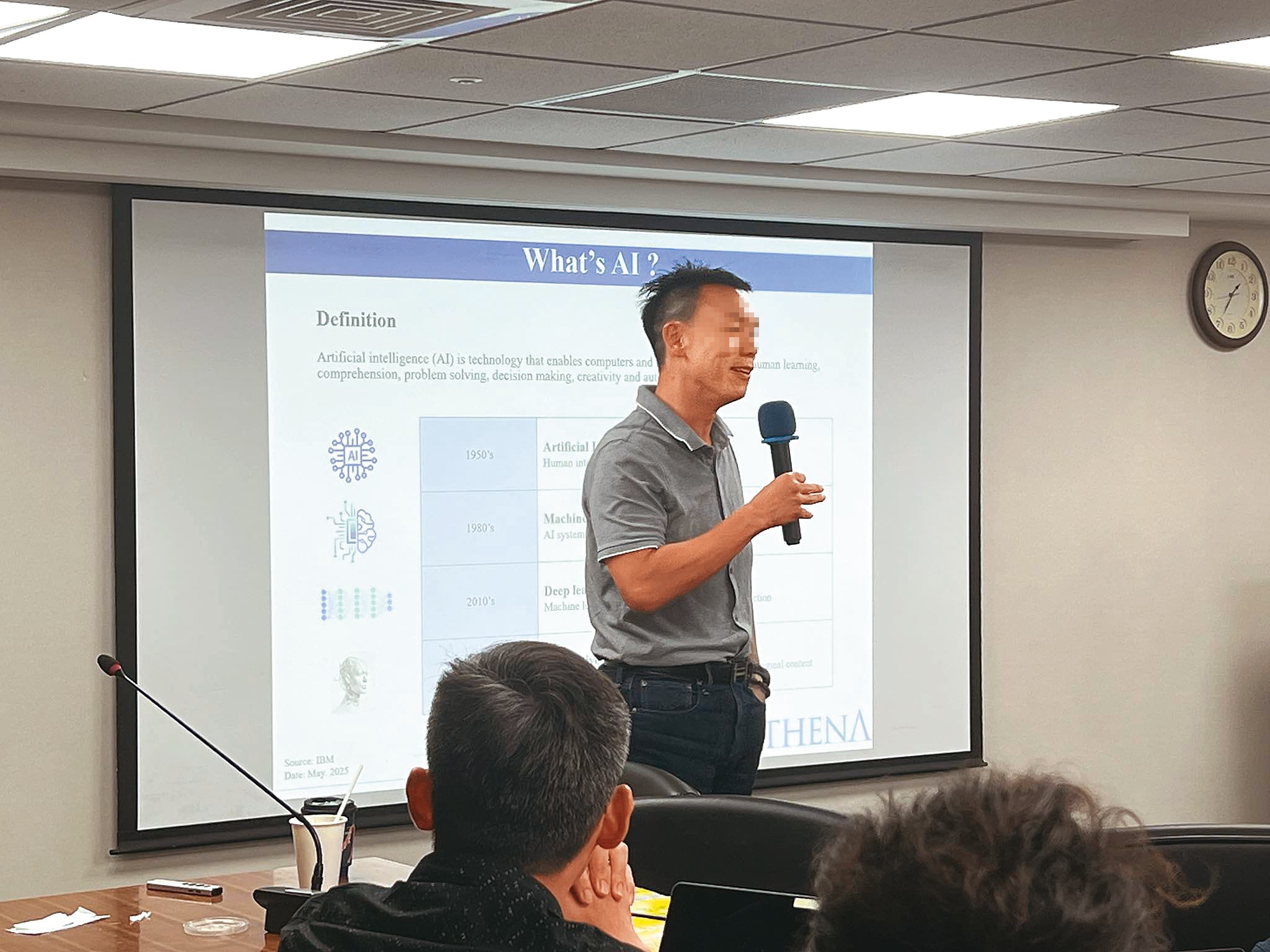 王安亞因違反金管會法令,認罪後獲緩起訴,但因顯赫經歷,依舊常受邀演講。(翻攝自臺大創業創新EMBA臉書)