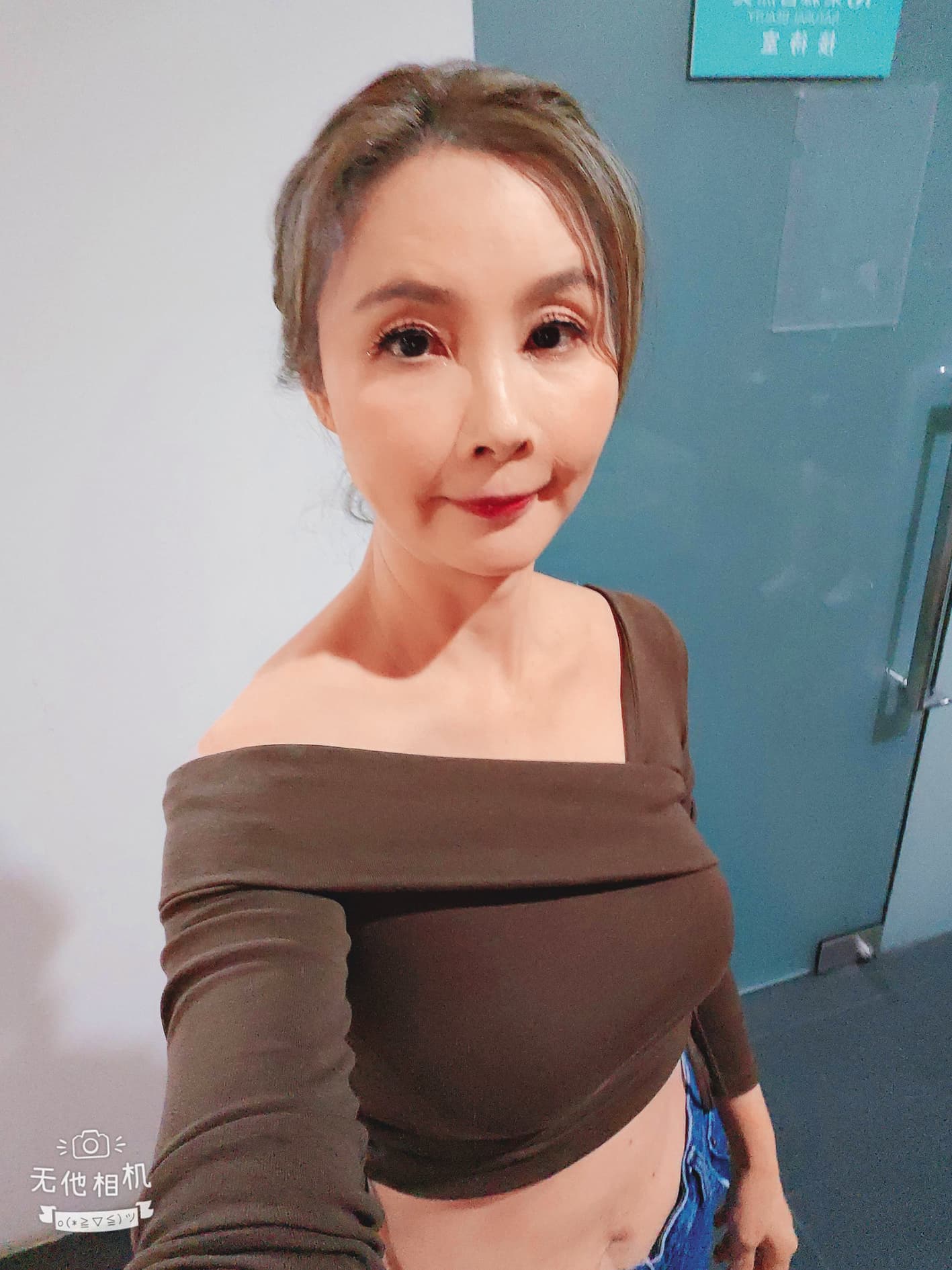 要比修圖修到連爸媽認不出，這賽道許聖梅不讓！我給…ㄐ級分，驚驚的ㄐ。（撫胸）（翻攝自許聖梅IG）
