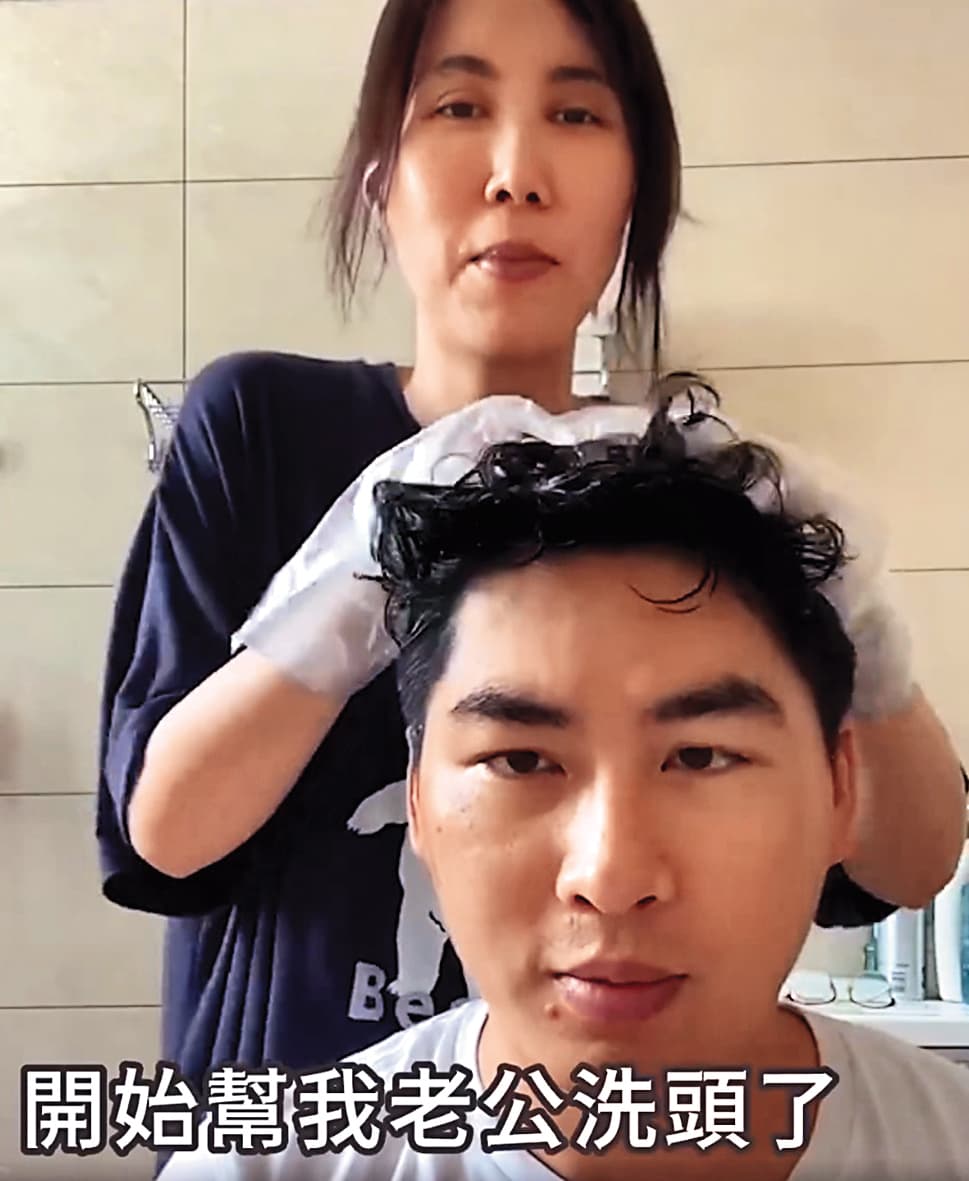 余苑綺(後)為了存錢留給小孩,過世前一年狂接業配,老公陳鑒(前)也曾入鏡。