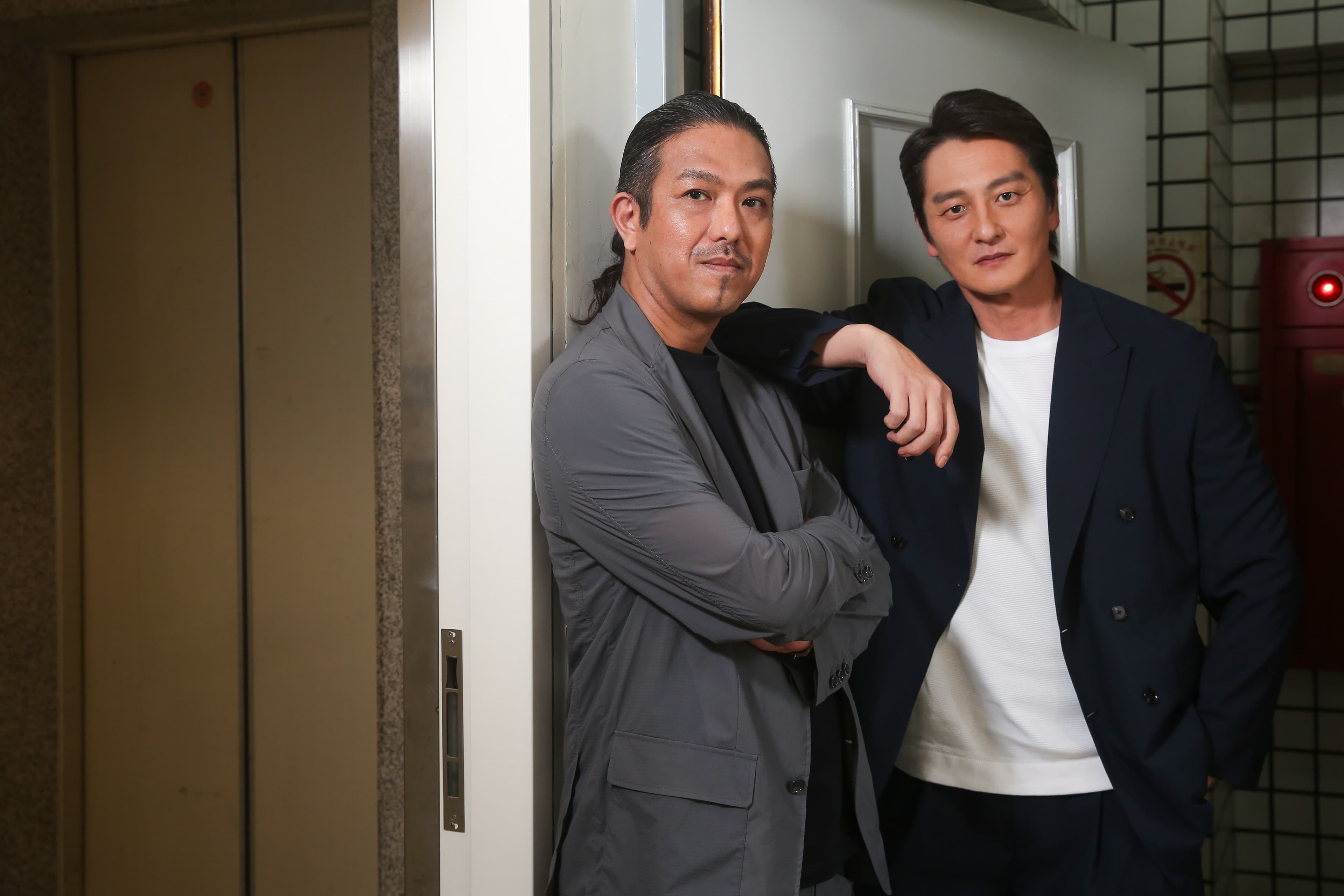 製作人鈴木祐介(右)與主角本宮泰風去年來台勘景,敲定10週年第一彈企劃就是電影版《冰室蓮司:日本統一 台灣篇》。