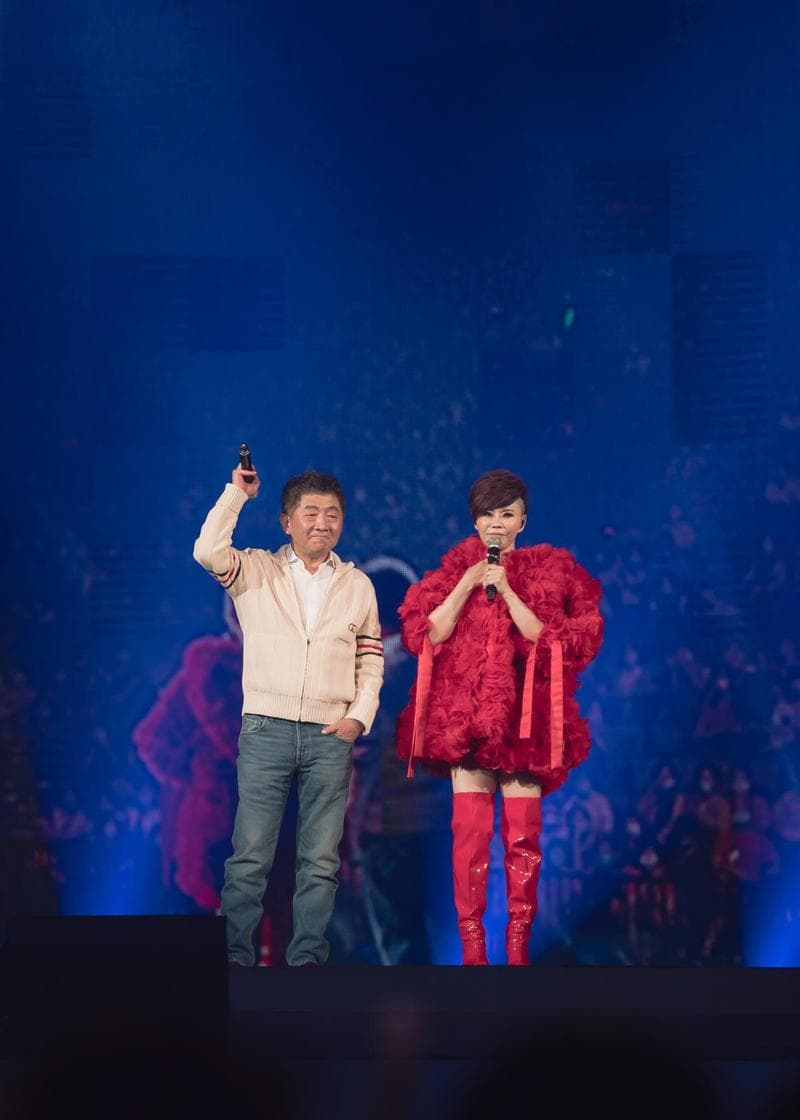 前衛福部長陳時中是詹雅雯的粉絲,曾擔任演唱會嘉賓。(寬宏藝術提供)