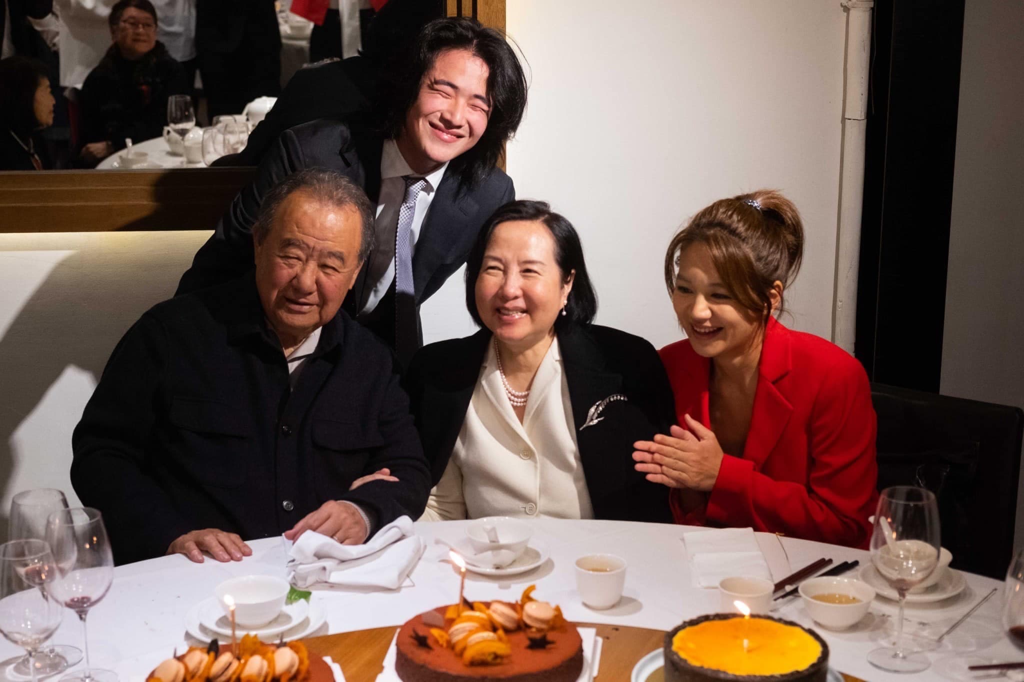 徐莉玲對於家庭生活極為重視,經常曬出與二兒子林佳翰過節日的合照。(翻攝自徐莉玲臉書)