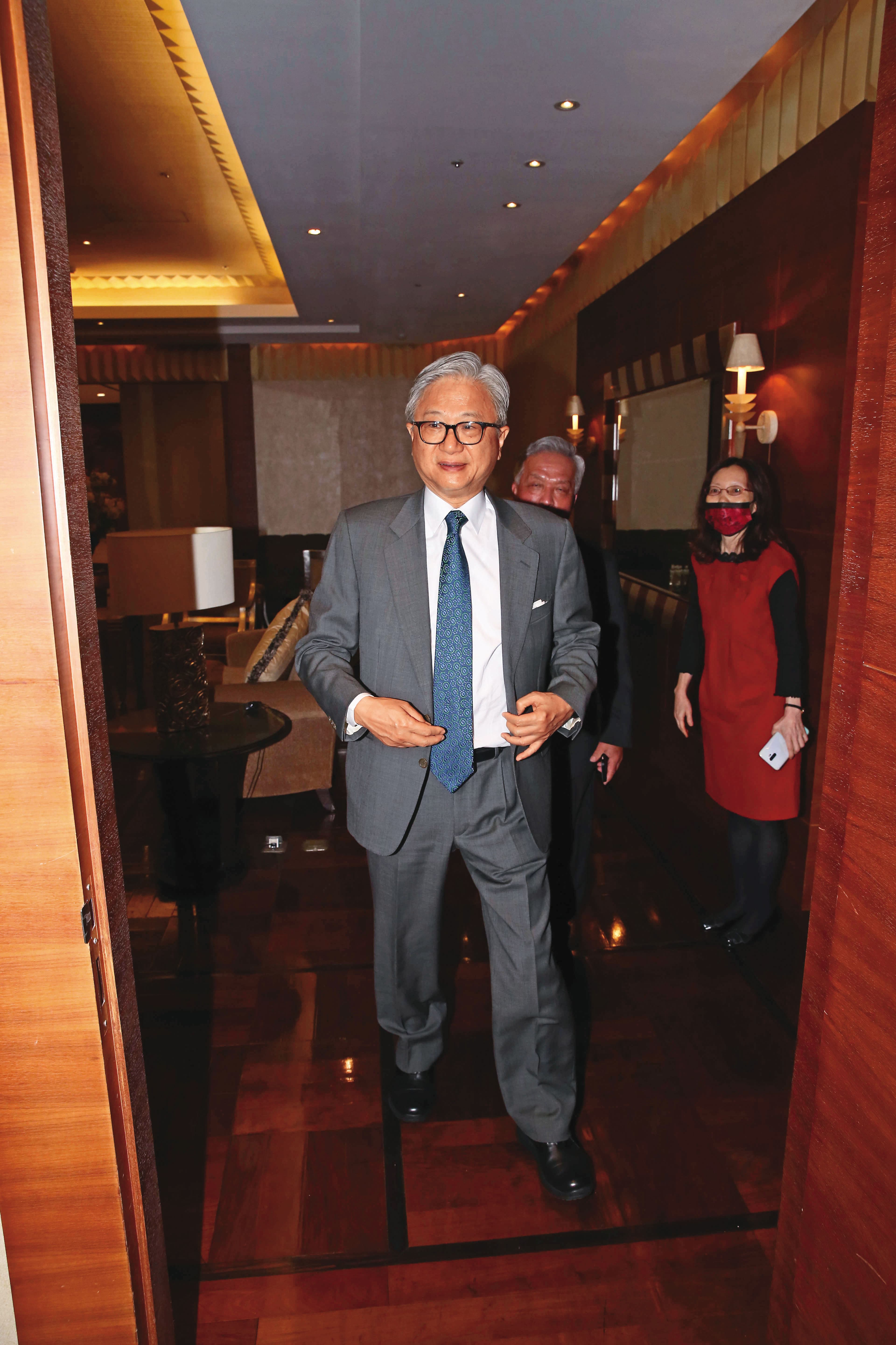 吳東昇(圖)原本做完這屆新光三越董座,就要交棒給吳昕陽。