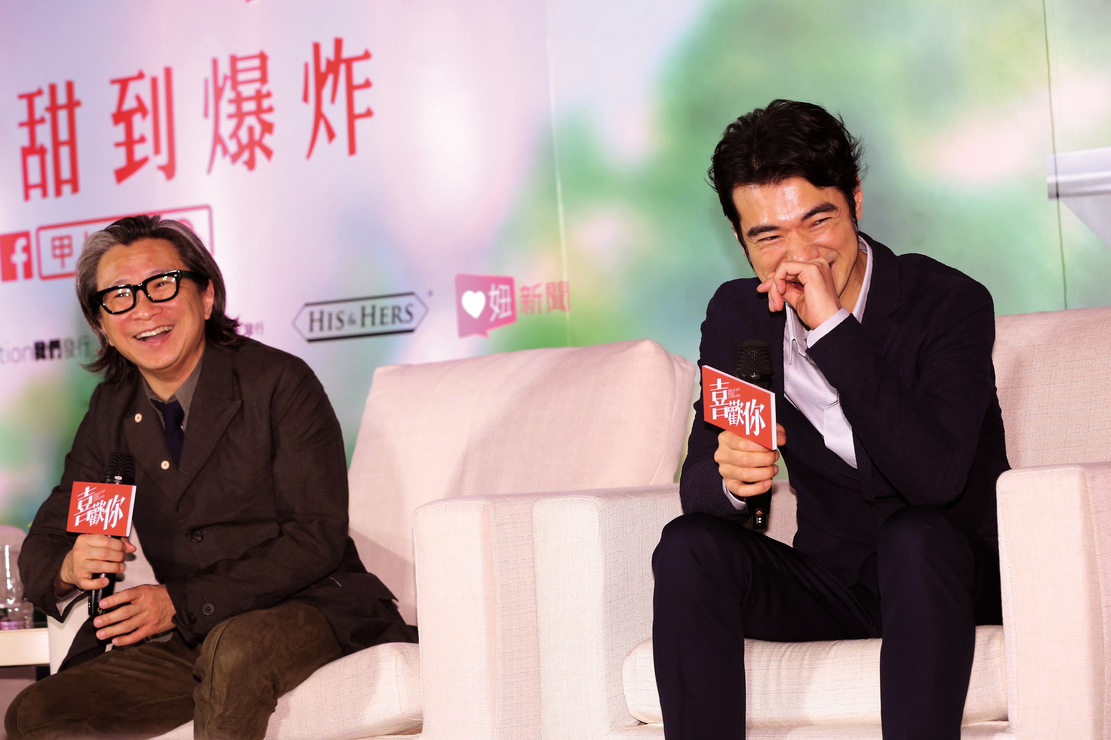 金城武(右)在演藝圈多年卻不愛社交,香港導演陳可辛(左)是他在圈內少數的密友。