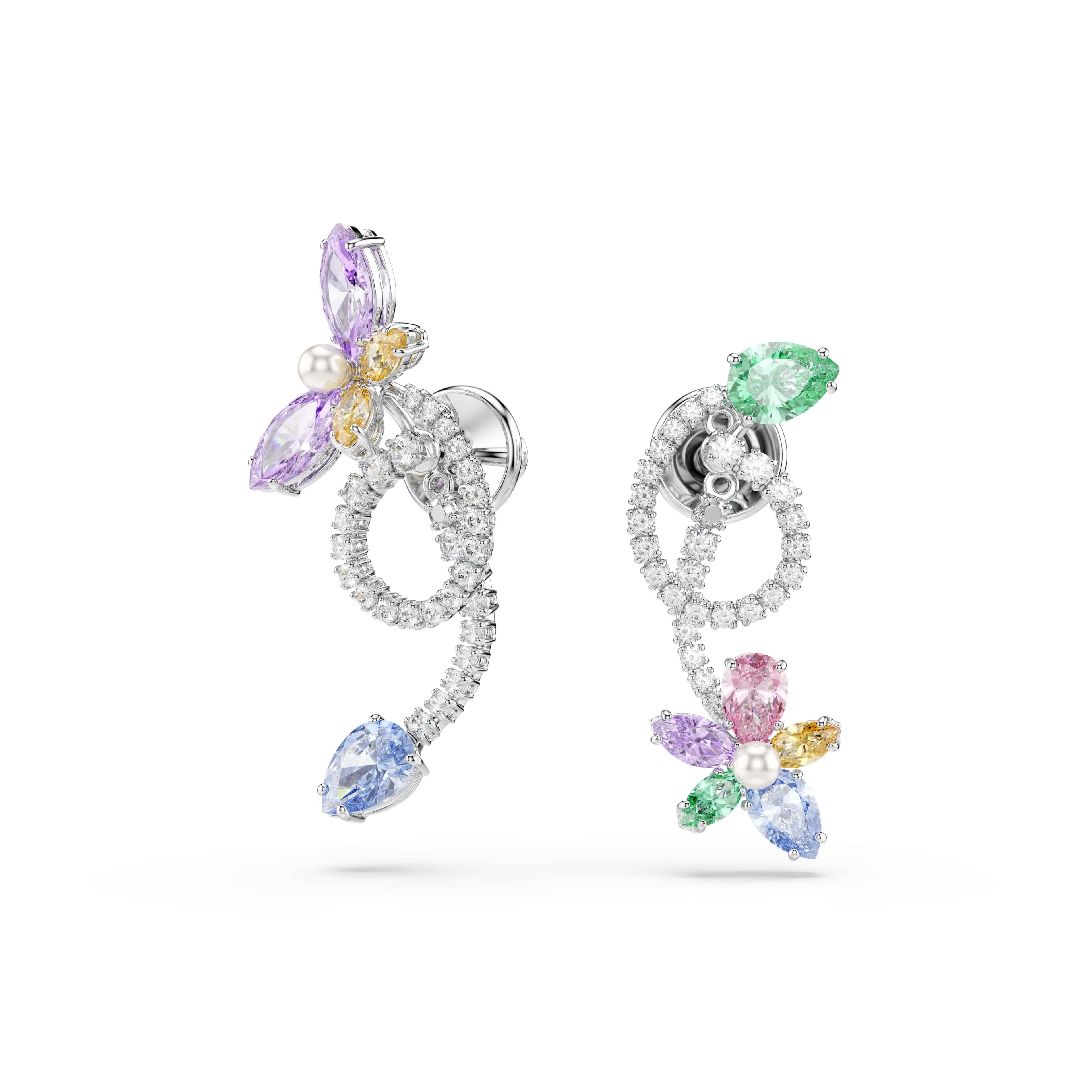 Ariana Grande x Swarovski垂墜式耳環和花托式耳環。NT$9,000(SWAROVSKI提供)