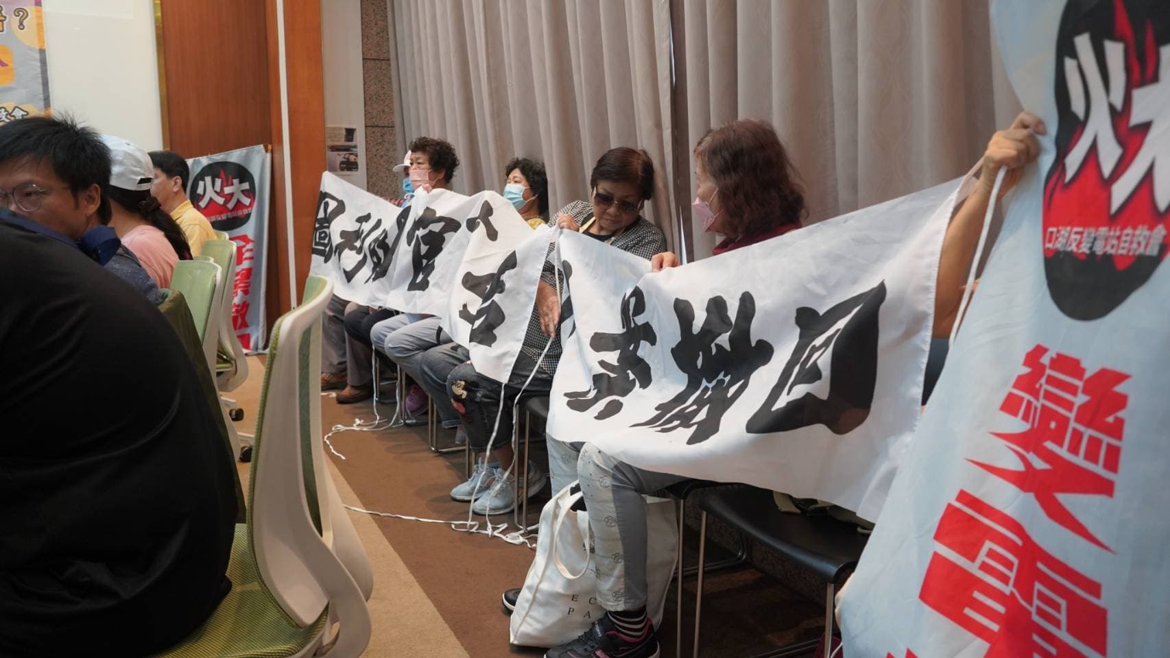 自救會提出三訴求,並指出三缺失,希望政府重視。(劉建國辦公室提供)