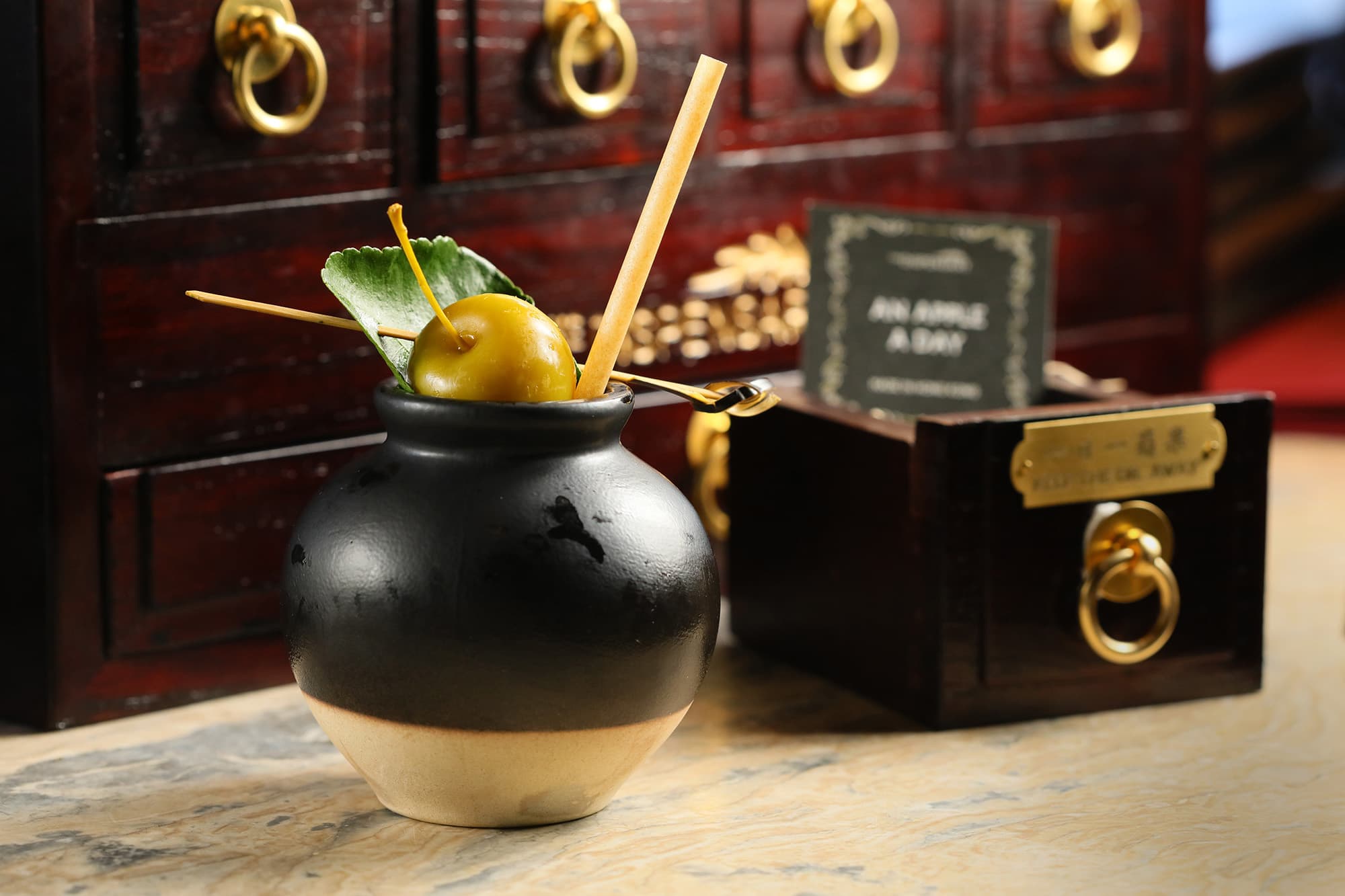 「An Apple a Day一日一蘋果」酸酸甜甜，非常輕鬆易飲。（港幣148元／杯）