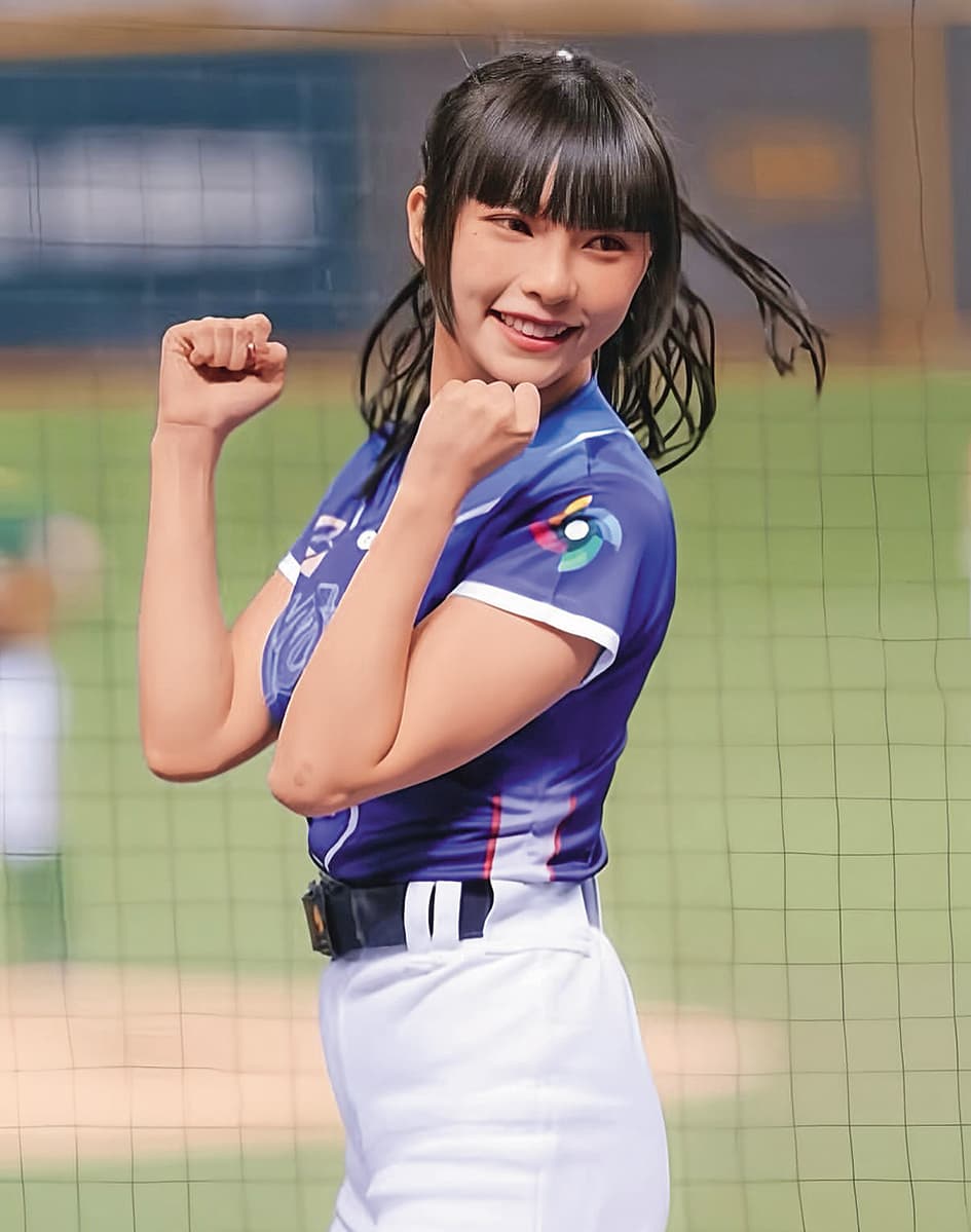 之前無端被說是小三，李芷霖雖感無奈，但仍強打精神在場上跳應援舞。（翻攝自李芷霖IG）