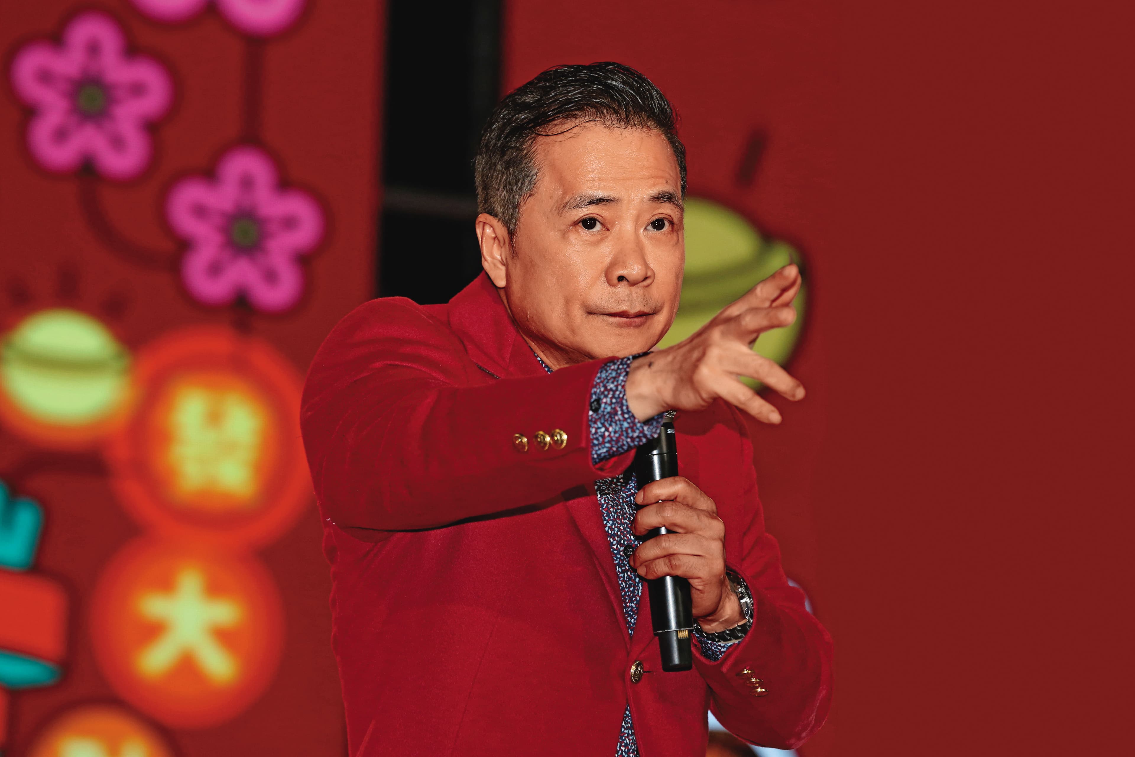 三立董事長張榮華入主頑皮世界,查出李天怡浮報引進長頸鹿等野生動物價格提告,全案由台北地院審理中。