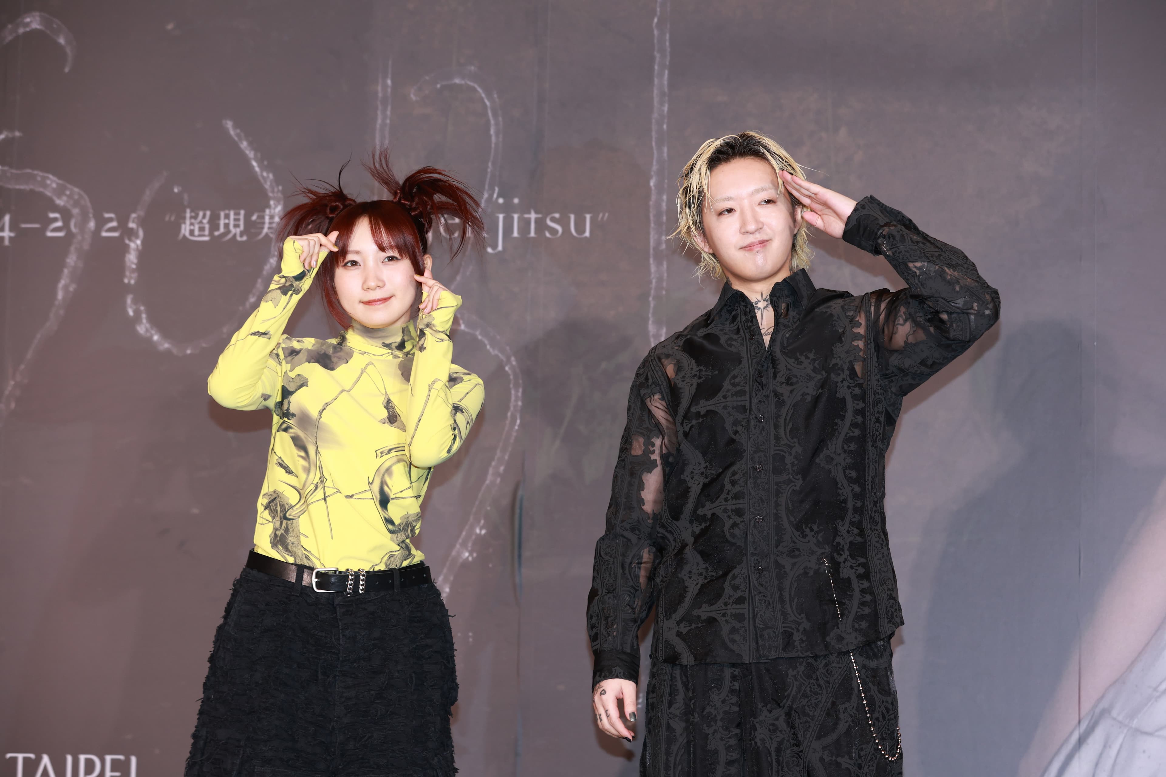 YOASOBI的Ikura（左）、Ayase感謝台灣歌迷積極向大家推薦才讓他們有機會在台灣開唱。
