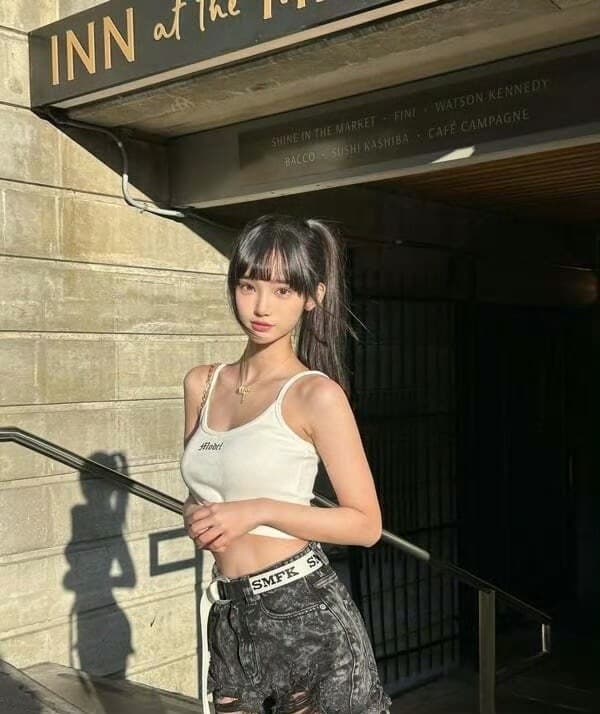 七七是是標準的白富美,曾因美貌引發網友熱議。(圖/翻攝自微博)