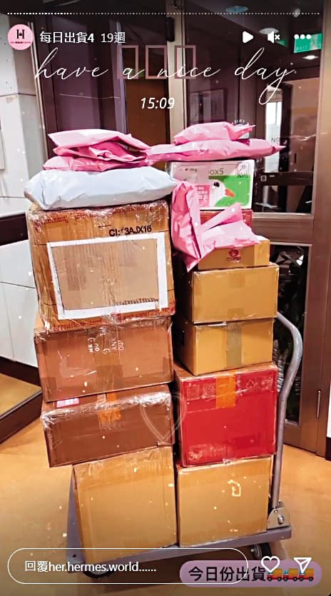 林千又每月定時出國代購,她常把貨品po上網,讓大家知道她生意做很大。(翻攝自林千又代購IG)