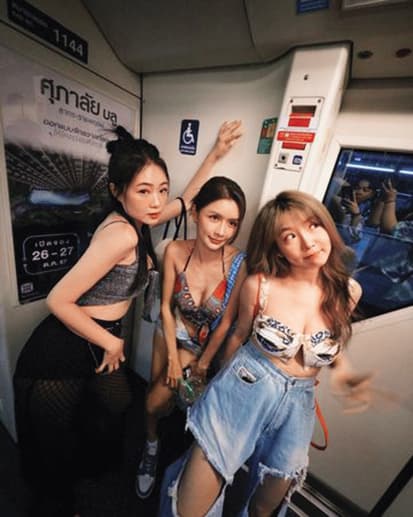 丫頭(左起)、蔡卓宜、瑤瑤共赴泰國辣一波。 (翻攝自丫頭IG)