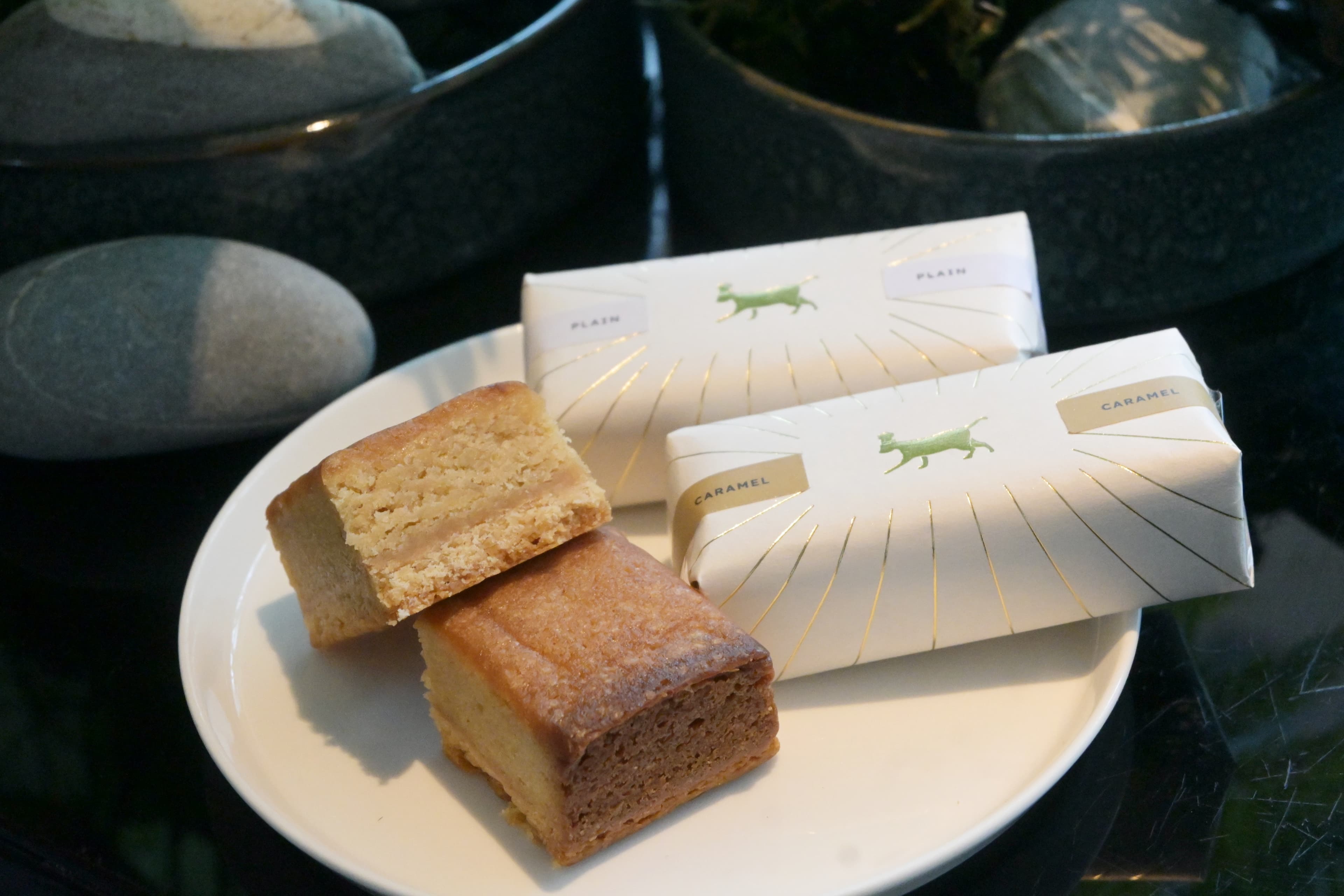 「Butter Bar磚蛋糕」共有經典香草、伯爵茶香、蜂蜜香栗、濃萃咖啡與焦糖奶油5種口味。(980元/5入)