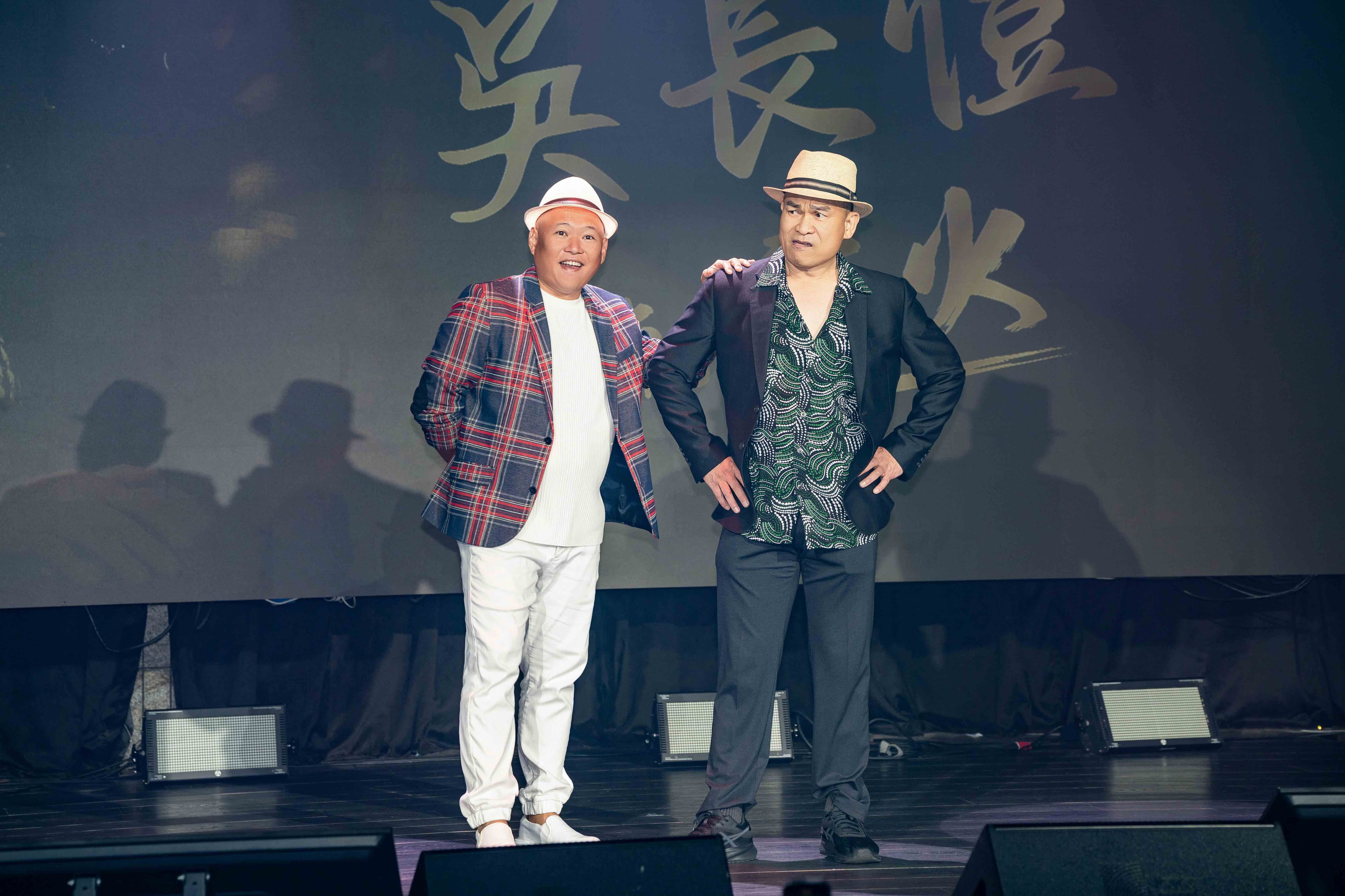陳萬號(右)與大愷(左)因為太會搞笑,被監製張威縯罵不要浪費時間。(曼尼娛樂提供)