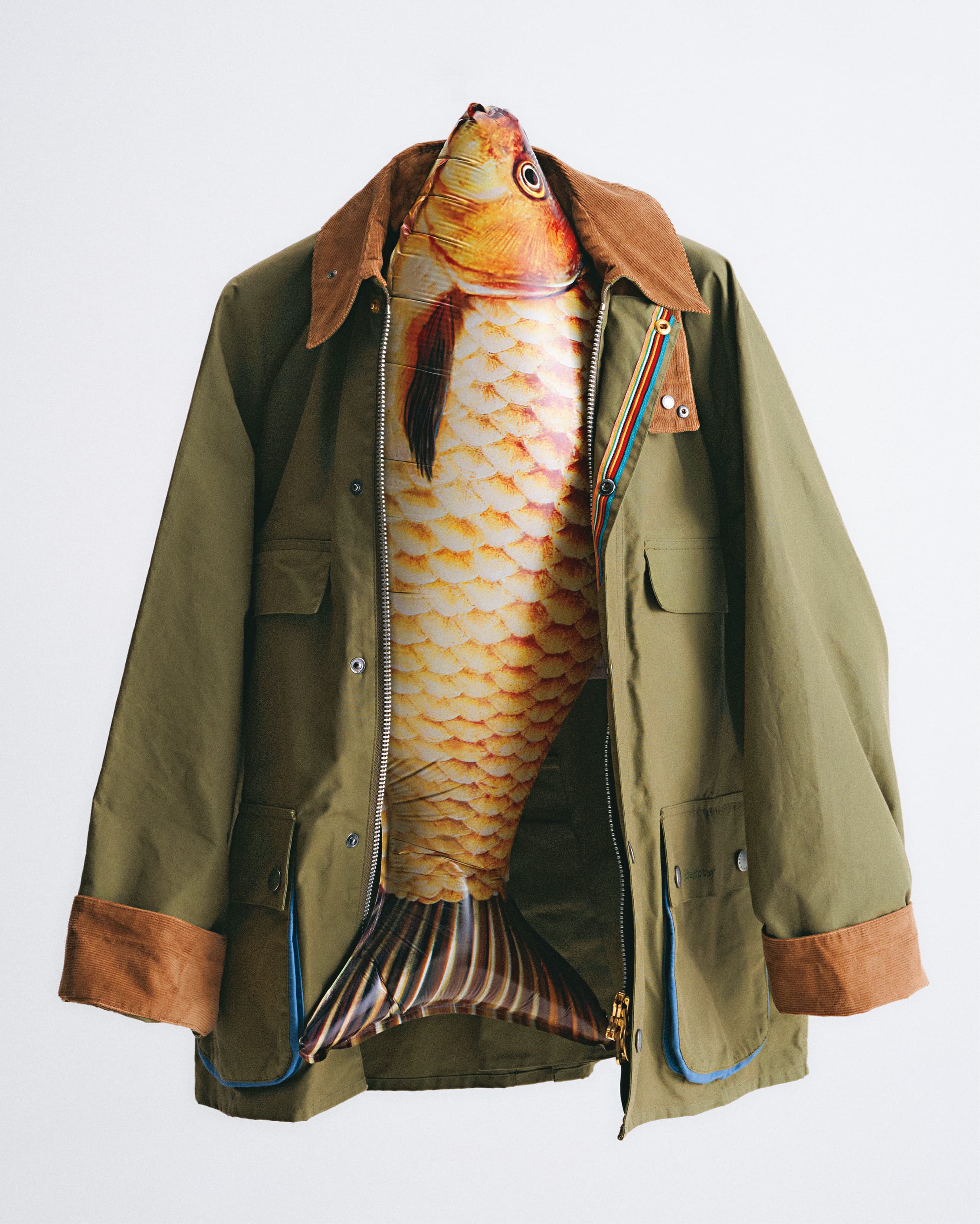 Barbour經典蠟棉夾克,點綴上Paul Smith標誌性的彩色條紋。NT$19,500(Bluebell提供)