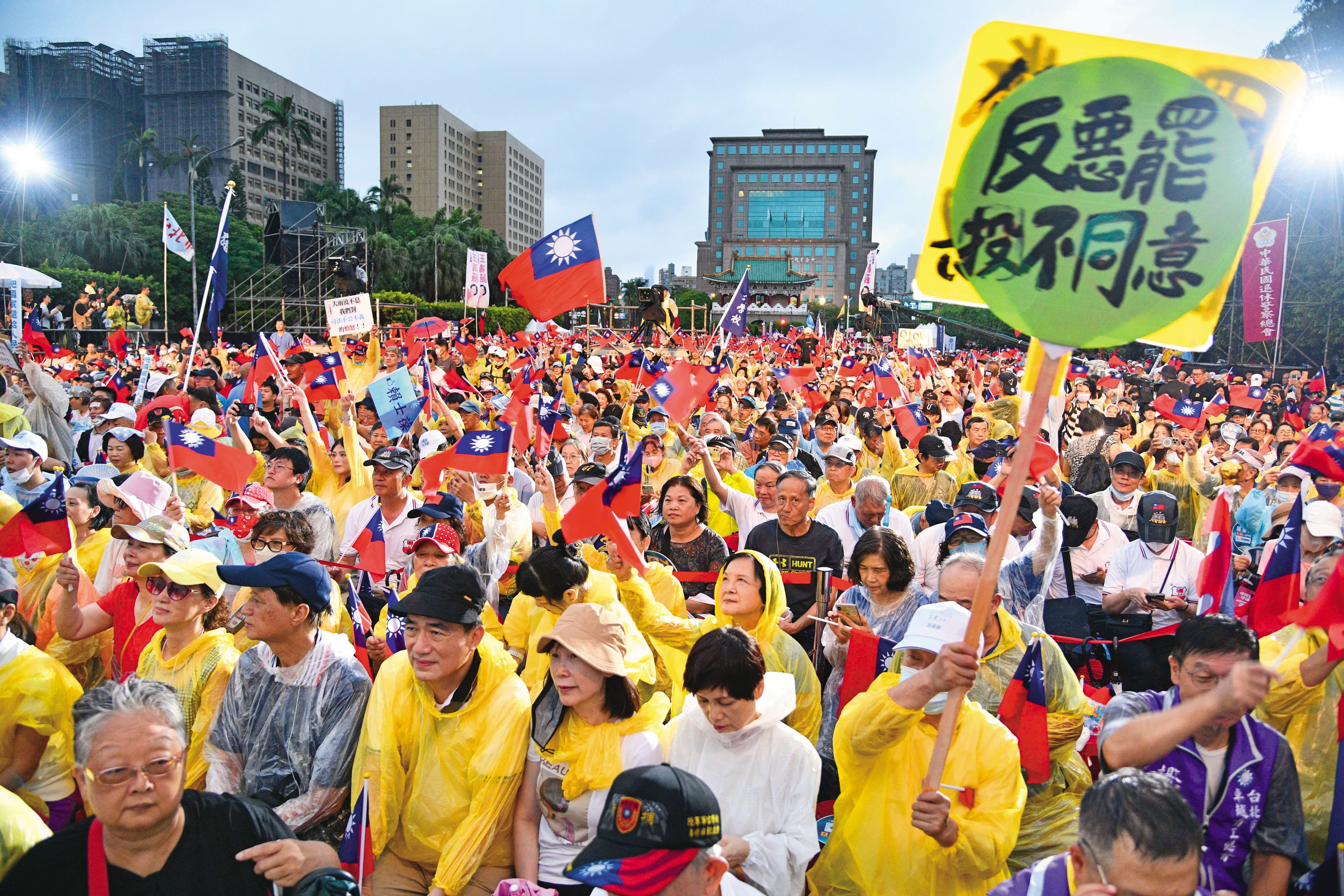 藍白凱道反罷,衝出在野陣營氣勢。(鏡報李智為)