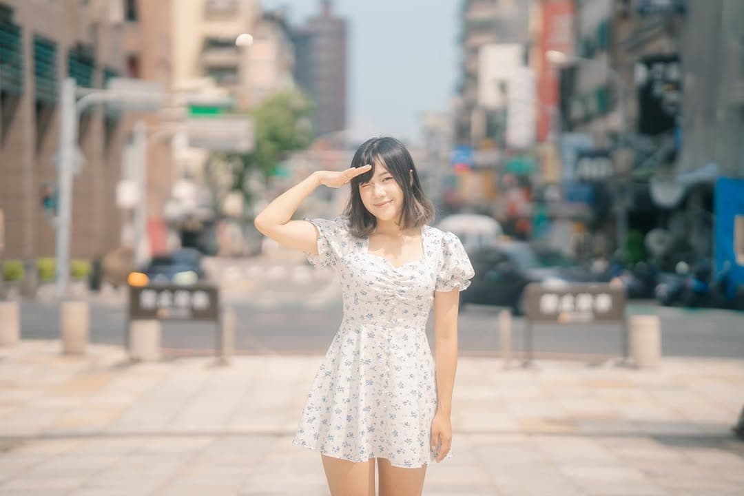 段姓女警長相甜美,不少網友在網上調侃敲碗求開單。(翻攝IG@chainxllll)