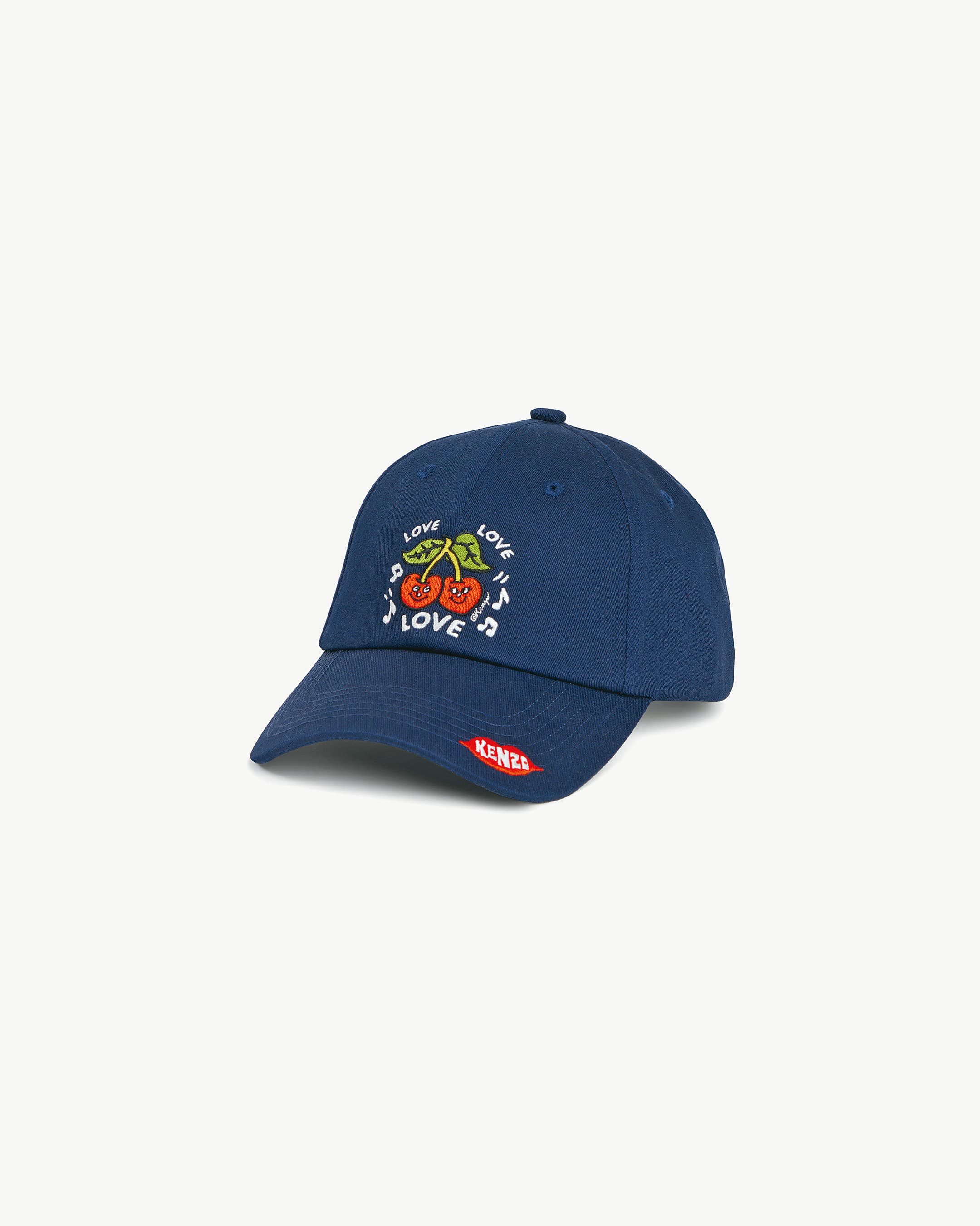 KENZO LOVES海軍藍棒球帽 NT$5,800(惇聚國際提供)