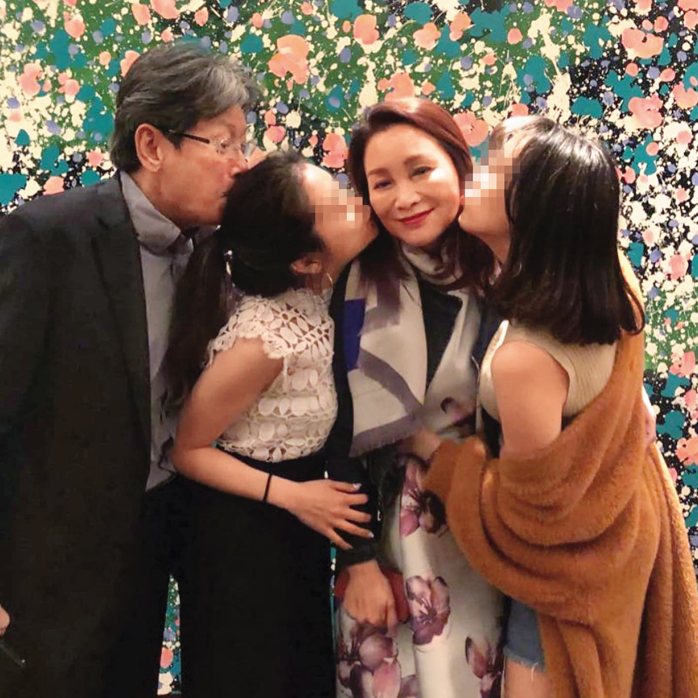 郭泰源（左一）因老婆張瓊姿（右二）牽扯上潘若迪，一度打算離婚，在女方極力挽回之下才繼續夫妻關係。