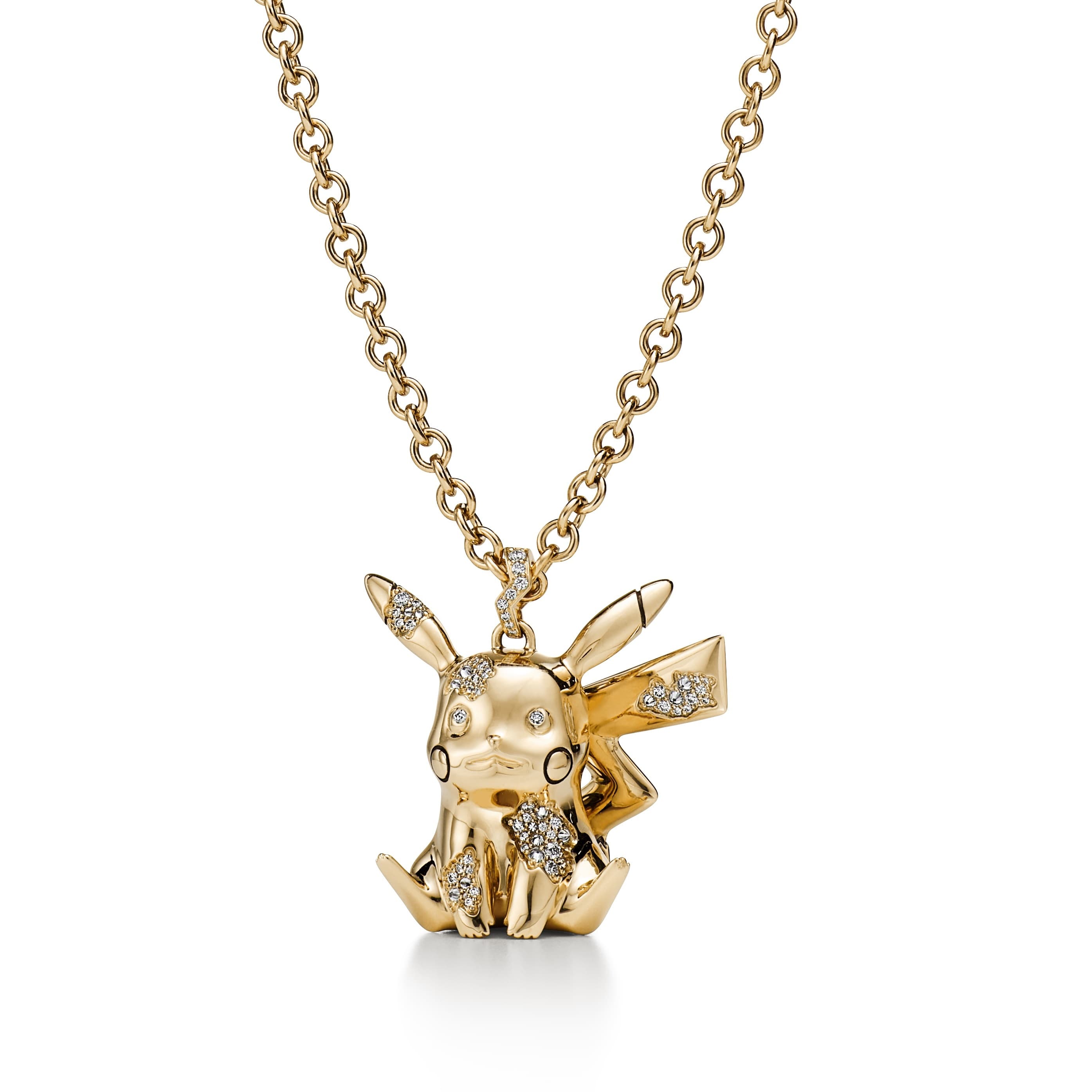 Tiffany & Arsham Studio & Pokémon寶可夢聯名系列皮卡丘Pikachu18K金鑲鑽鍊墜(大)。(TIFFANY & Co.提供)