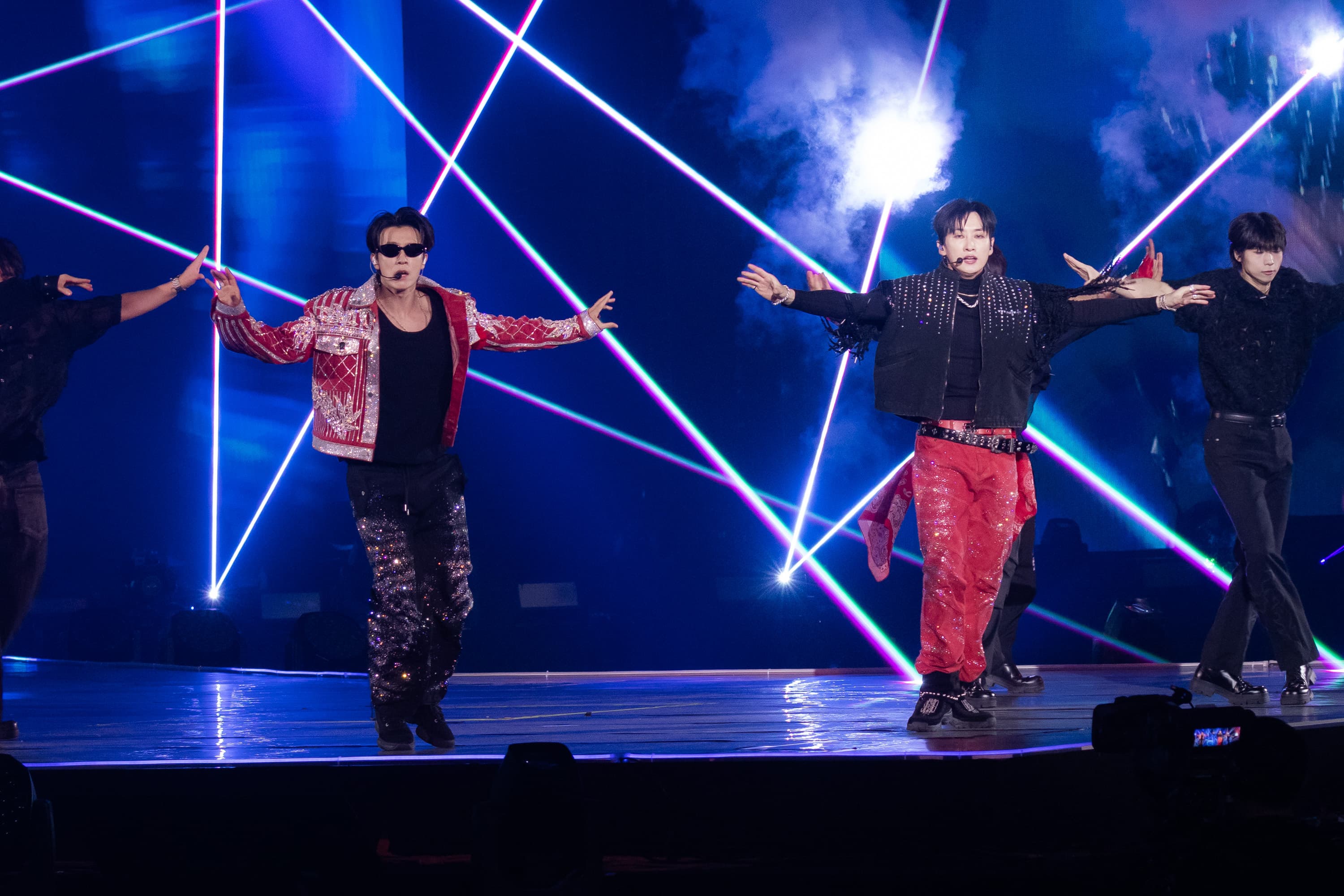 銀赫與東海自爆在Super Junior大隊演唱會話比較少,還是在D&E可以跟大家多講一些話。(COME ON JKSSP提供)