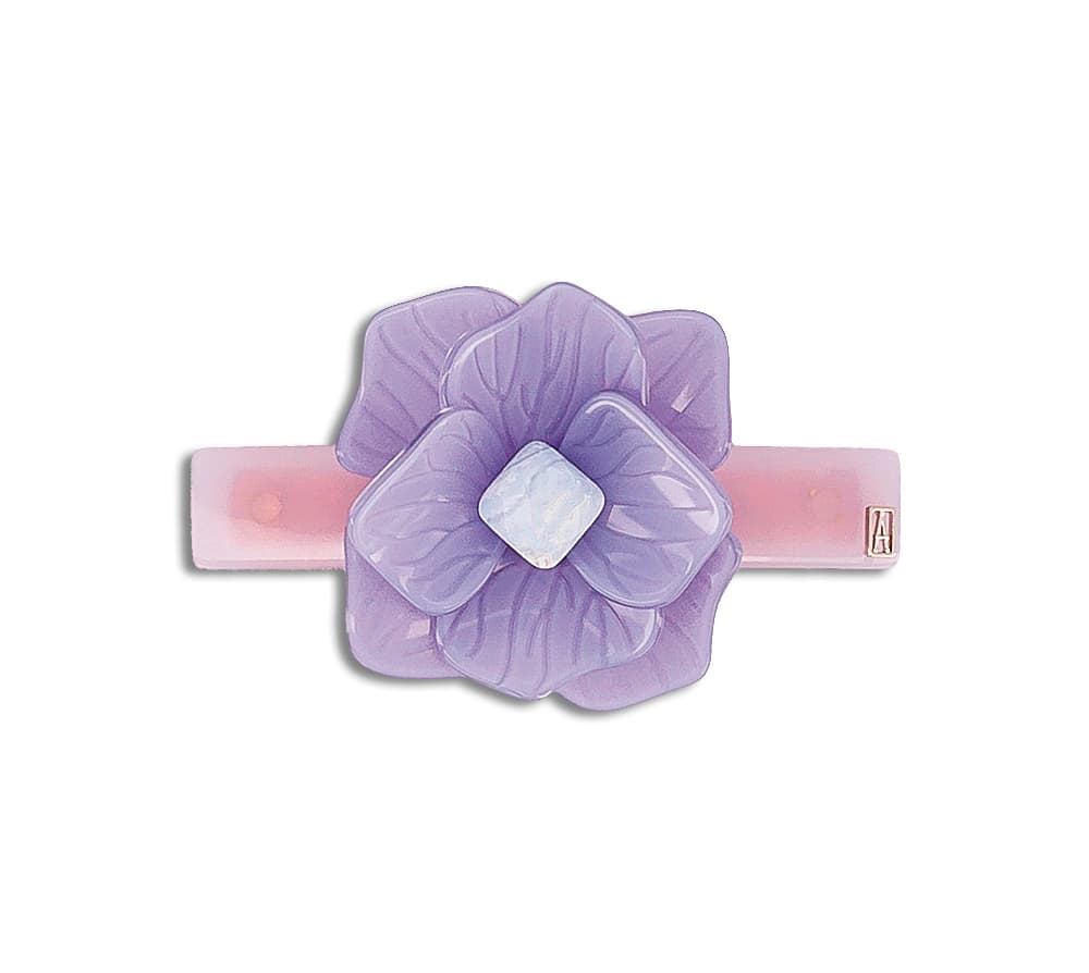 紫玉髓木蘭花仕女夾（6公分）。NT$6,700（台灣八木通商提供）