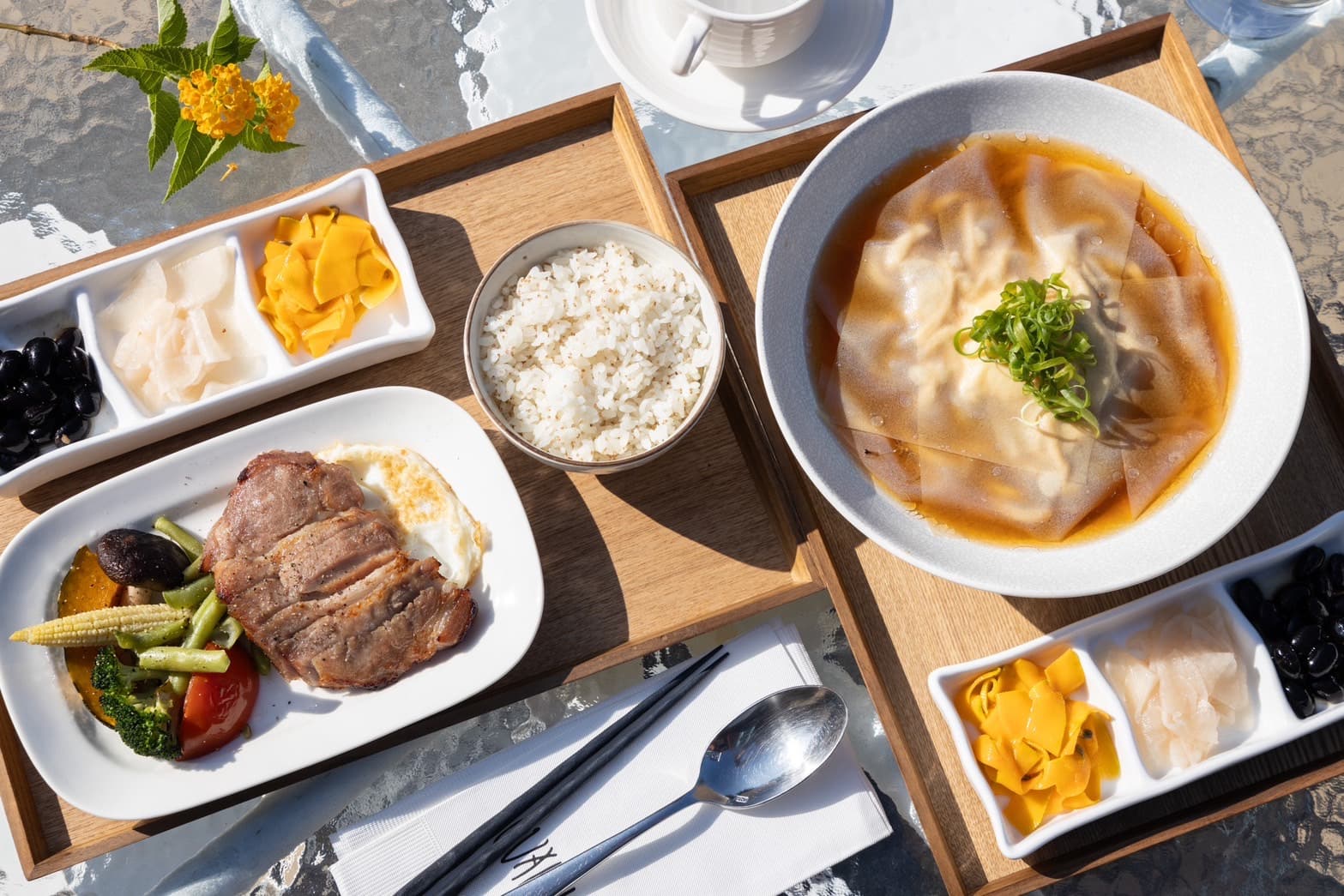飯店一樓的「花里岸WARIYAN餐廳」提供中西式的早餐選擇。
