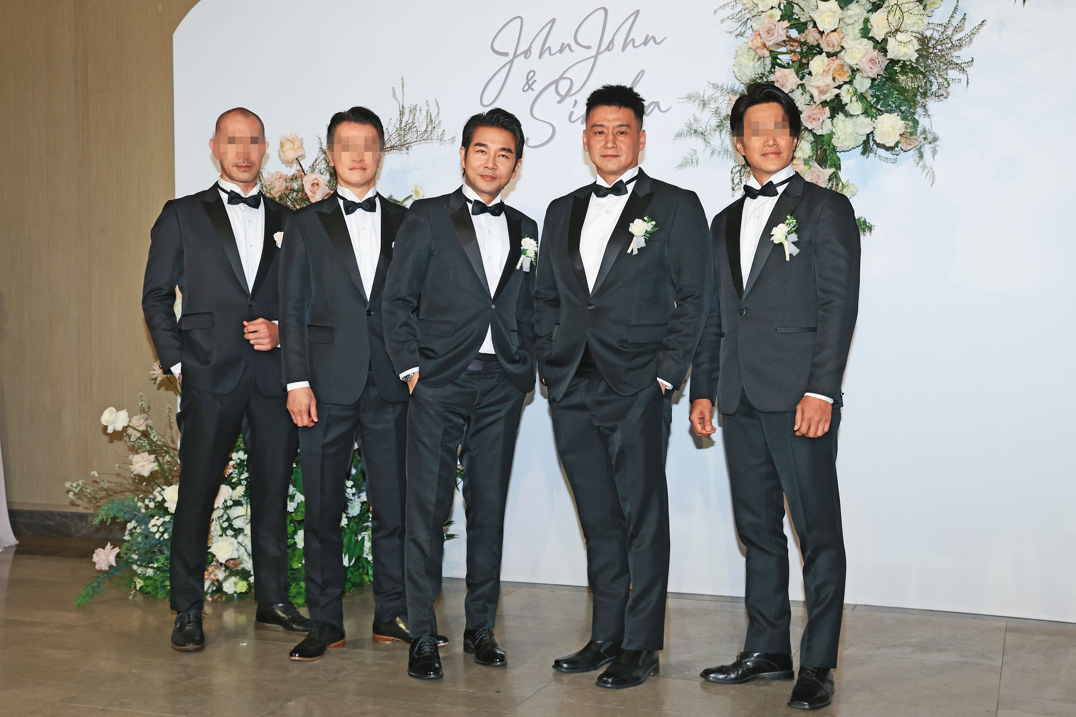 Jeremy(右1)上月底擔任陳志強的婚禮伴郎之一。