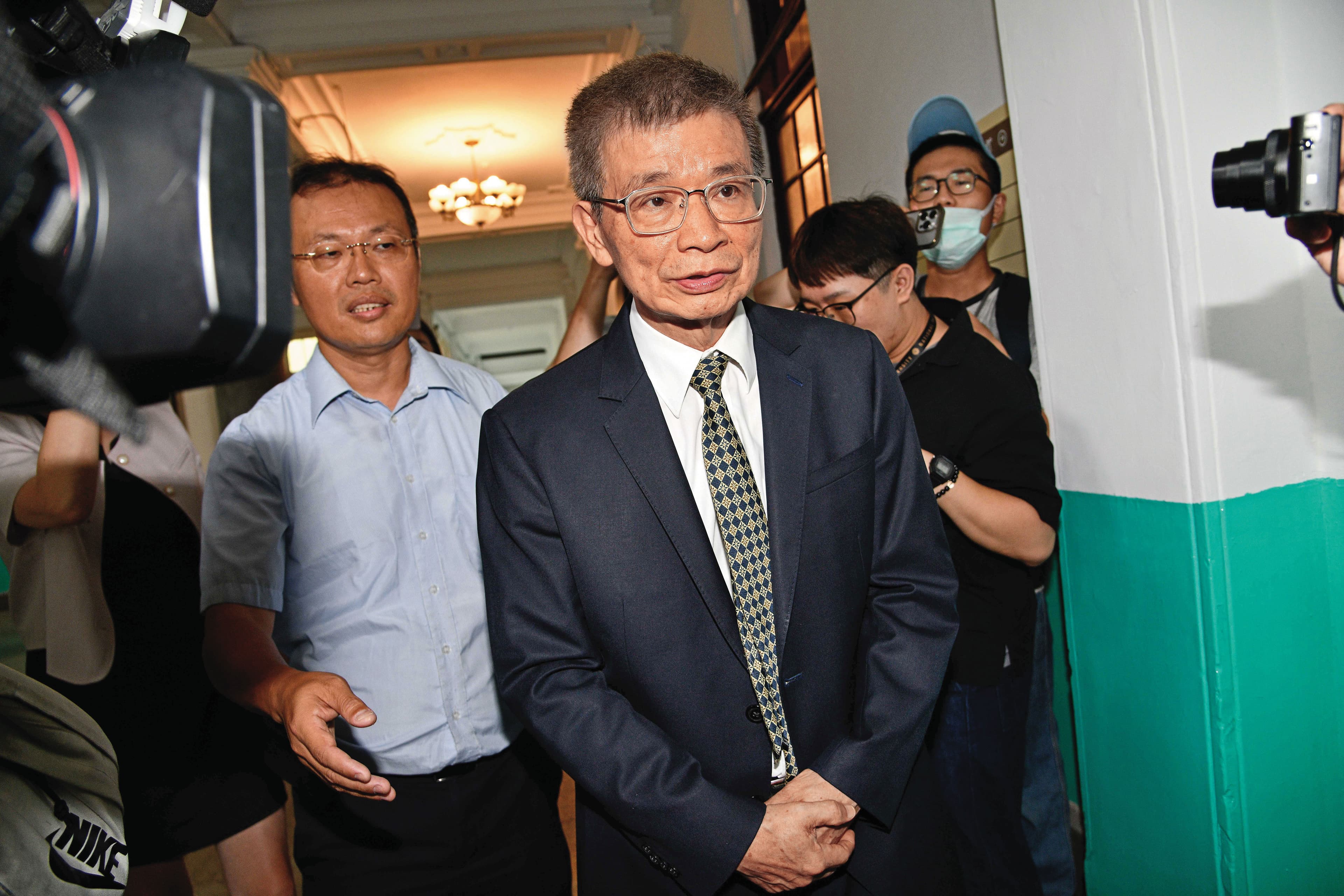 校長吳正己承諾扛責,但輿論風向仍不埋單。(鏡報李智為)