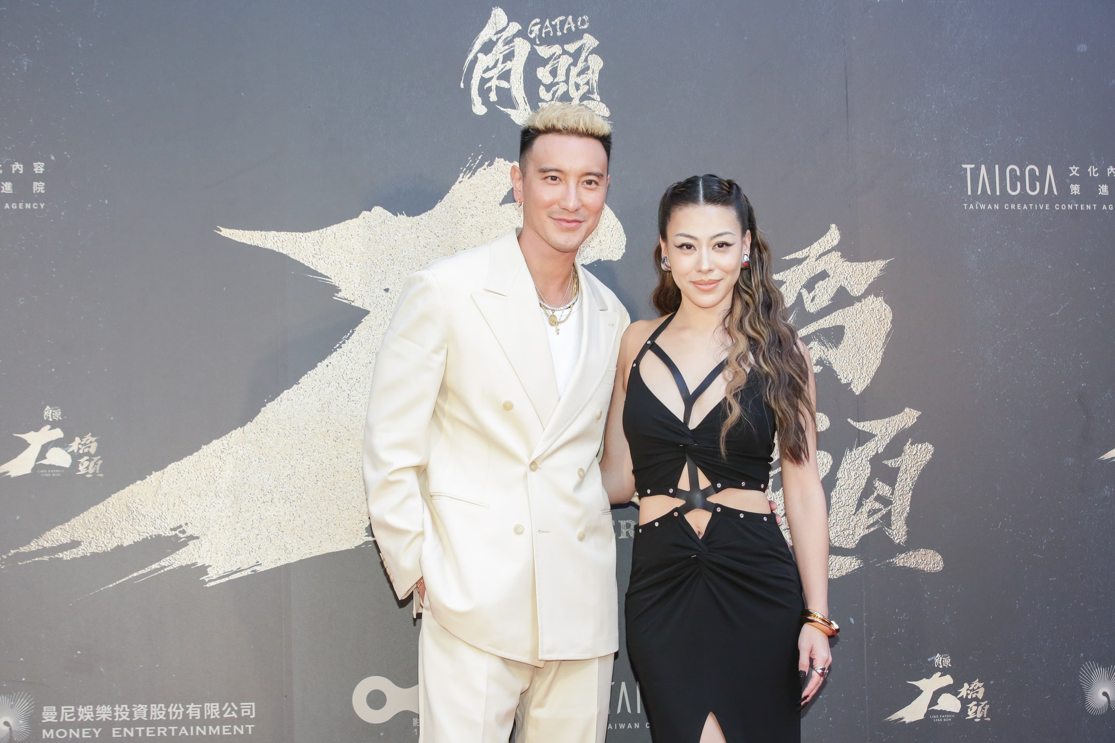 王陽明(左)與蔡詩芸(右)以行動粉碎夫妻失和傳聞。