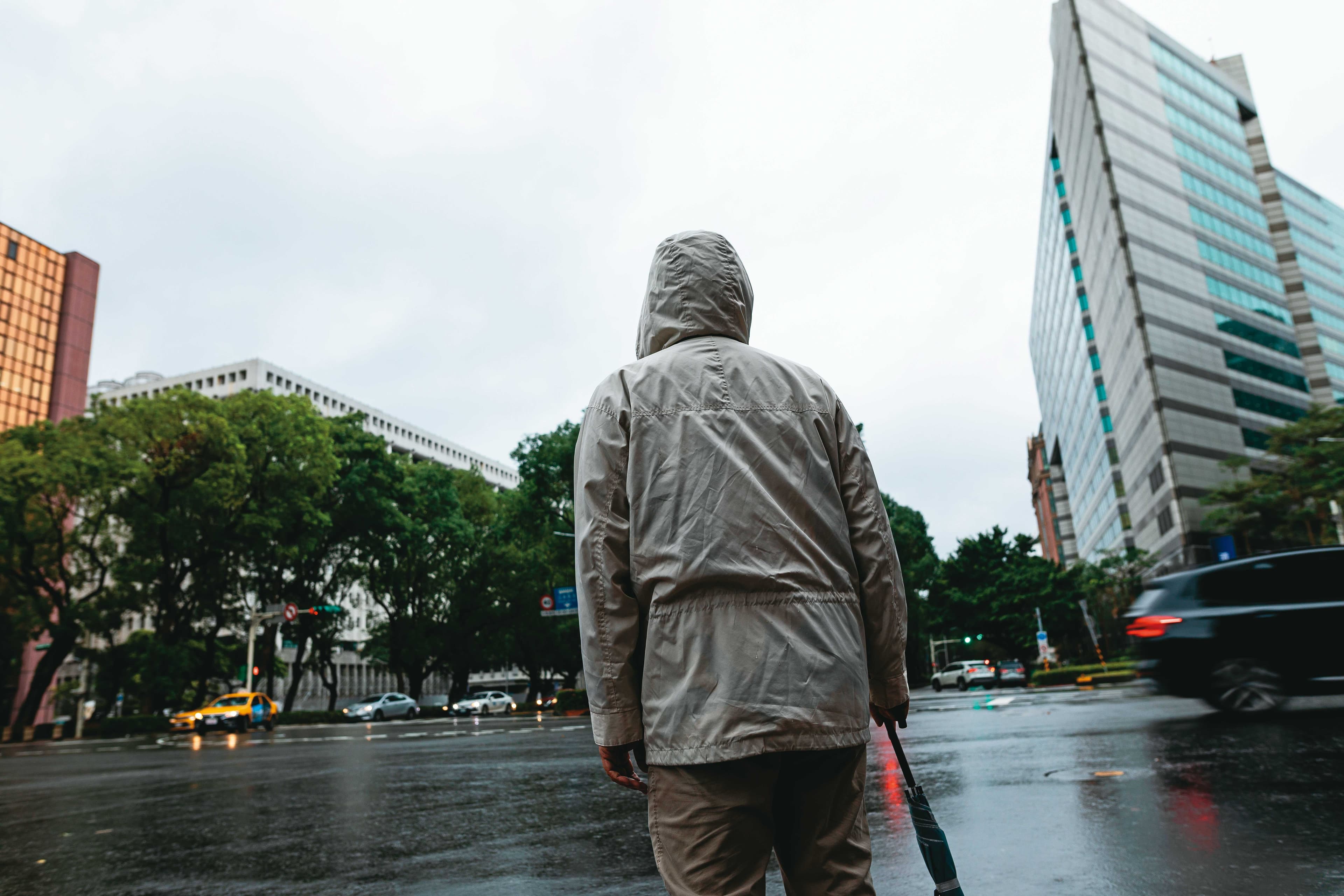 阿信是一名房屋仲介，在POP上課多年。