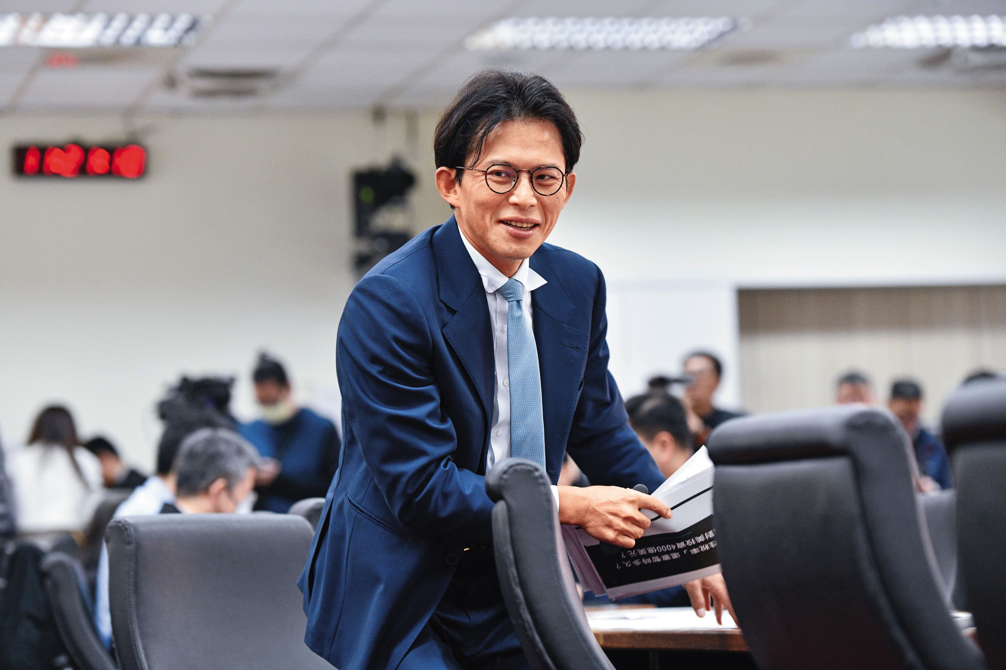 黃國昌因2年條款即將卸下民眾黨不分區立委而失去保護傘,檢調將對他展開約談。(鏡報李智為)