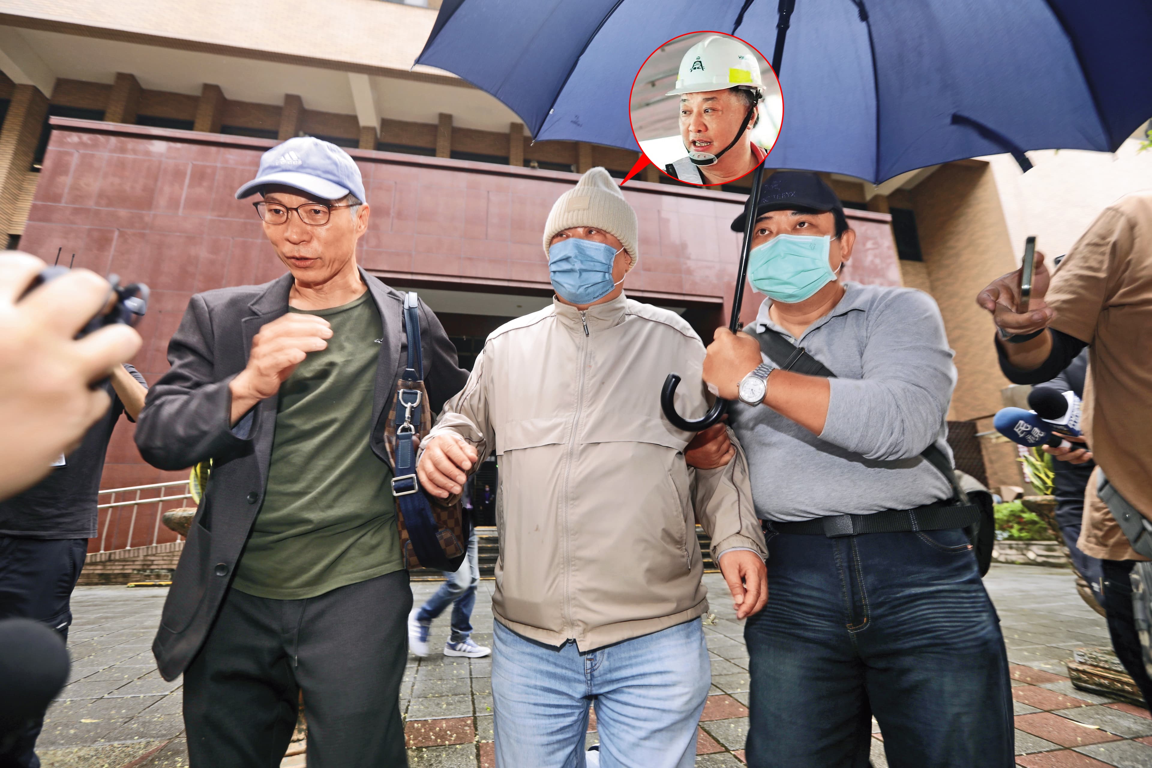皇昌董座江程金(中)在去年台北地檢署偵辦柯文哲弊案時,曾被傳喚出庭。