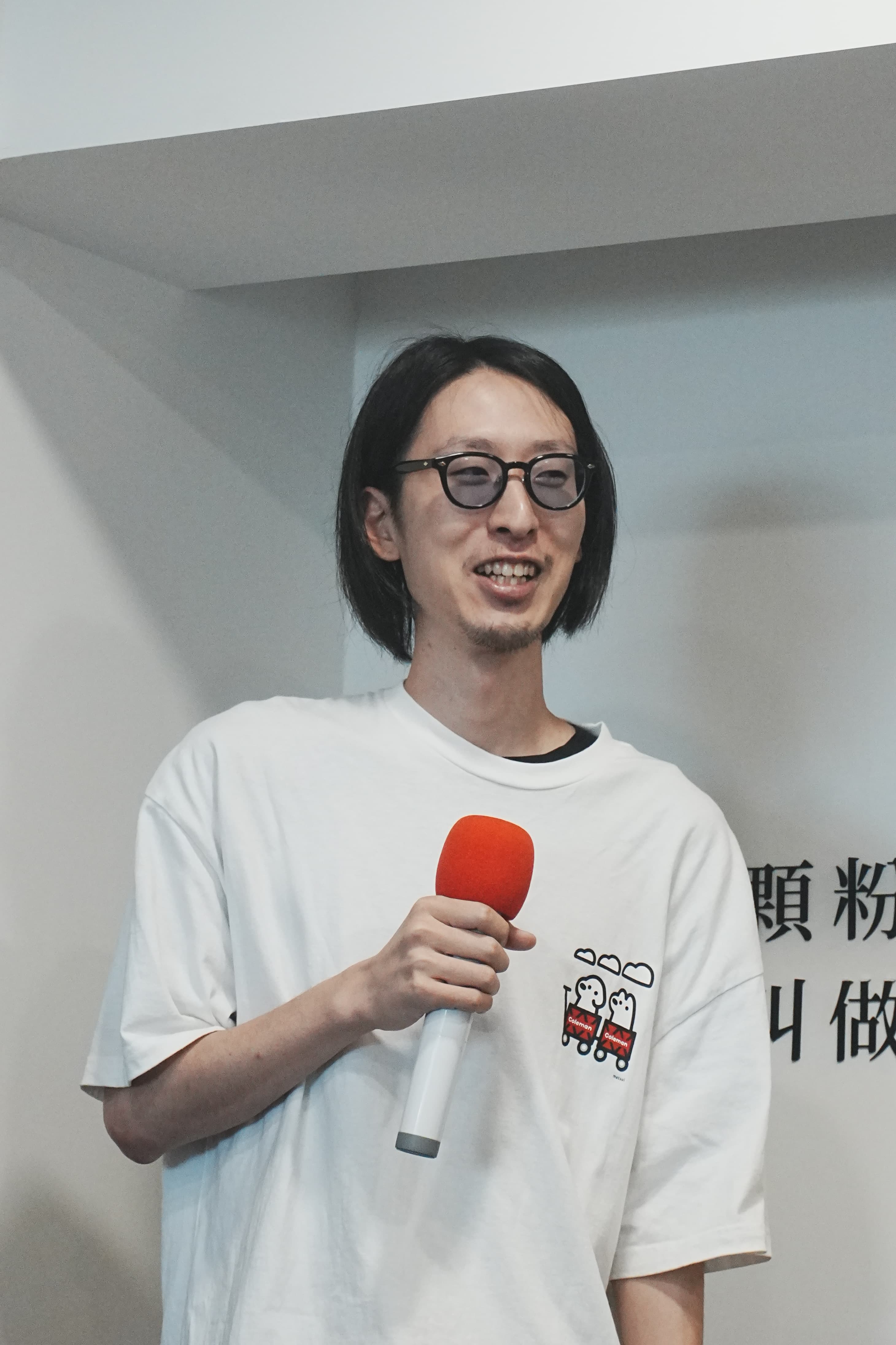 來自日本愛知縣的插畫藝術家matsui，以簡單、溫柔的線條與色彩，創作出以狗狗為靈感的療癒系插圖。