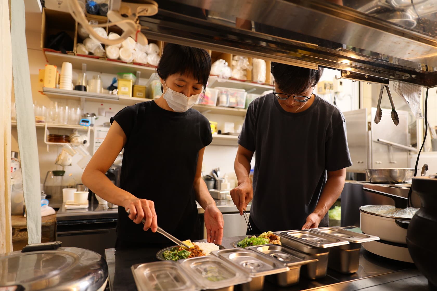 除了料理本身的用心，中島也想分享團隊料理共樂的理念。