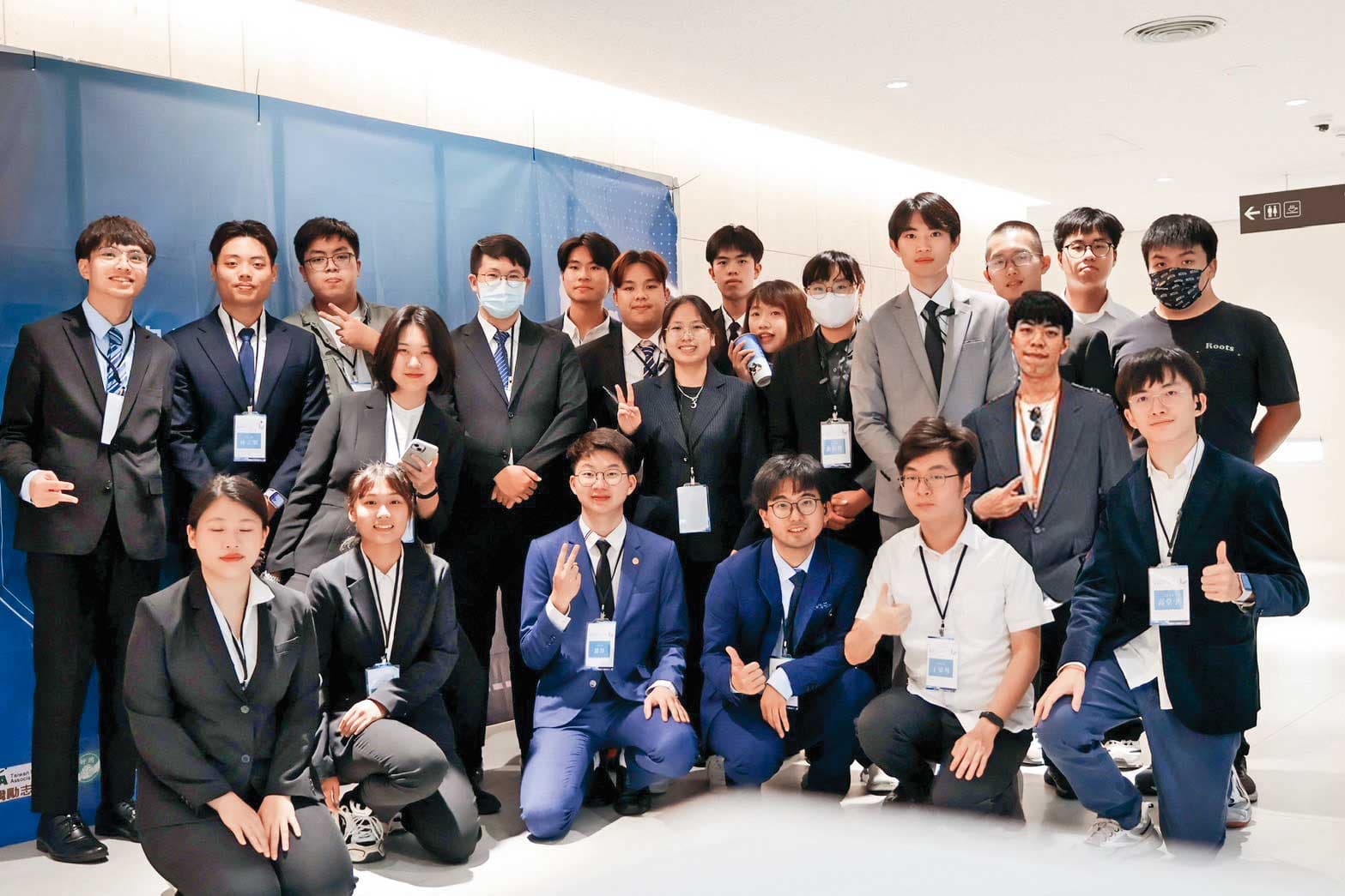 台大國安社社員中女性亦占了約三分之一,包括現任社長阮悠晴。(吳浩宇提供)