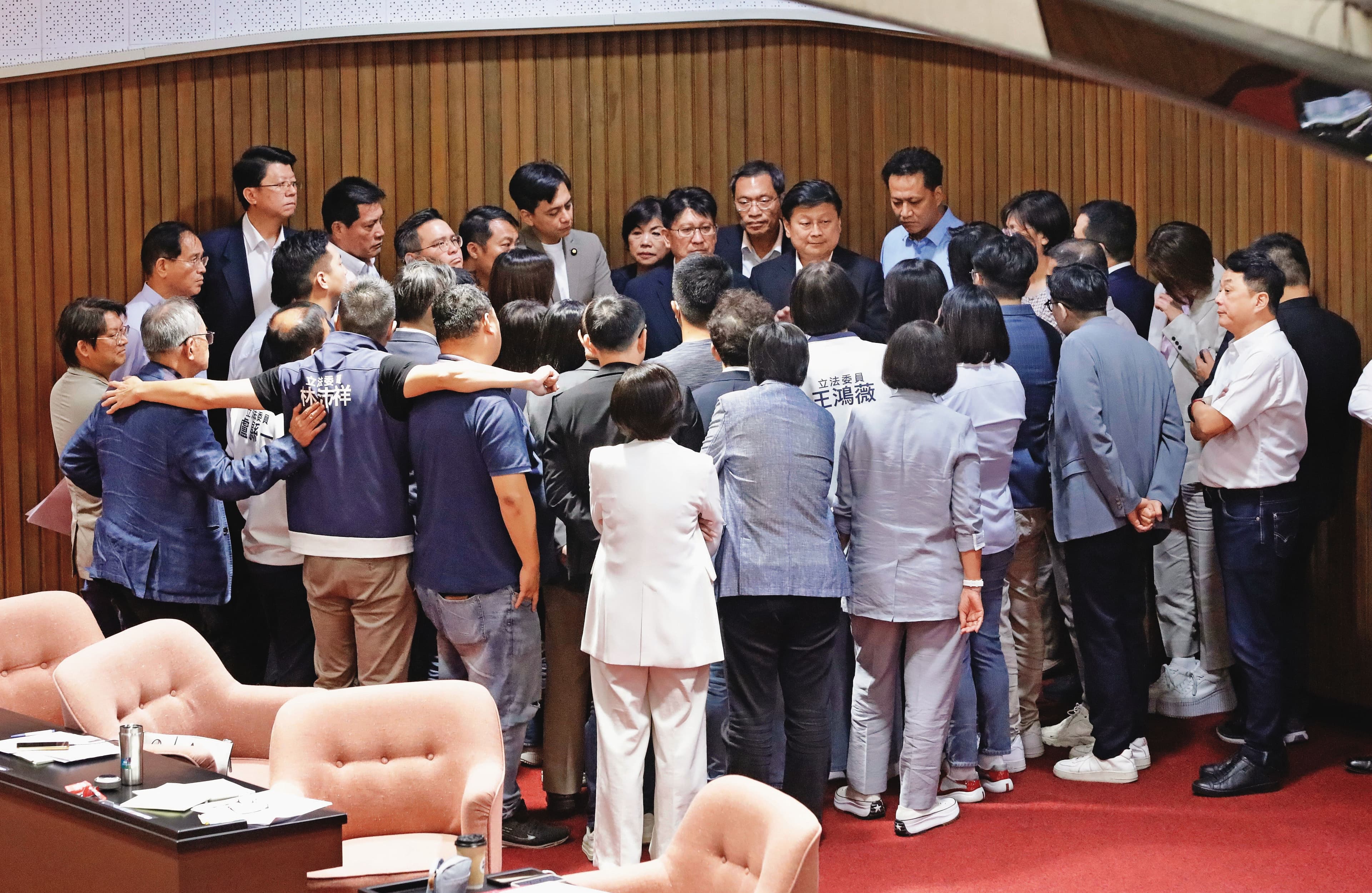 藍營52席立委有近半是新科,議事攻防仰賴黨團幹部指揮。